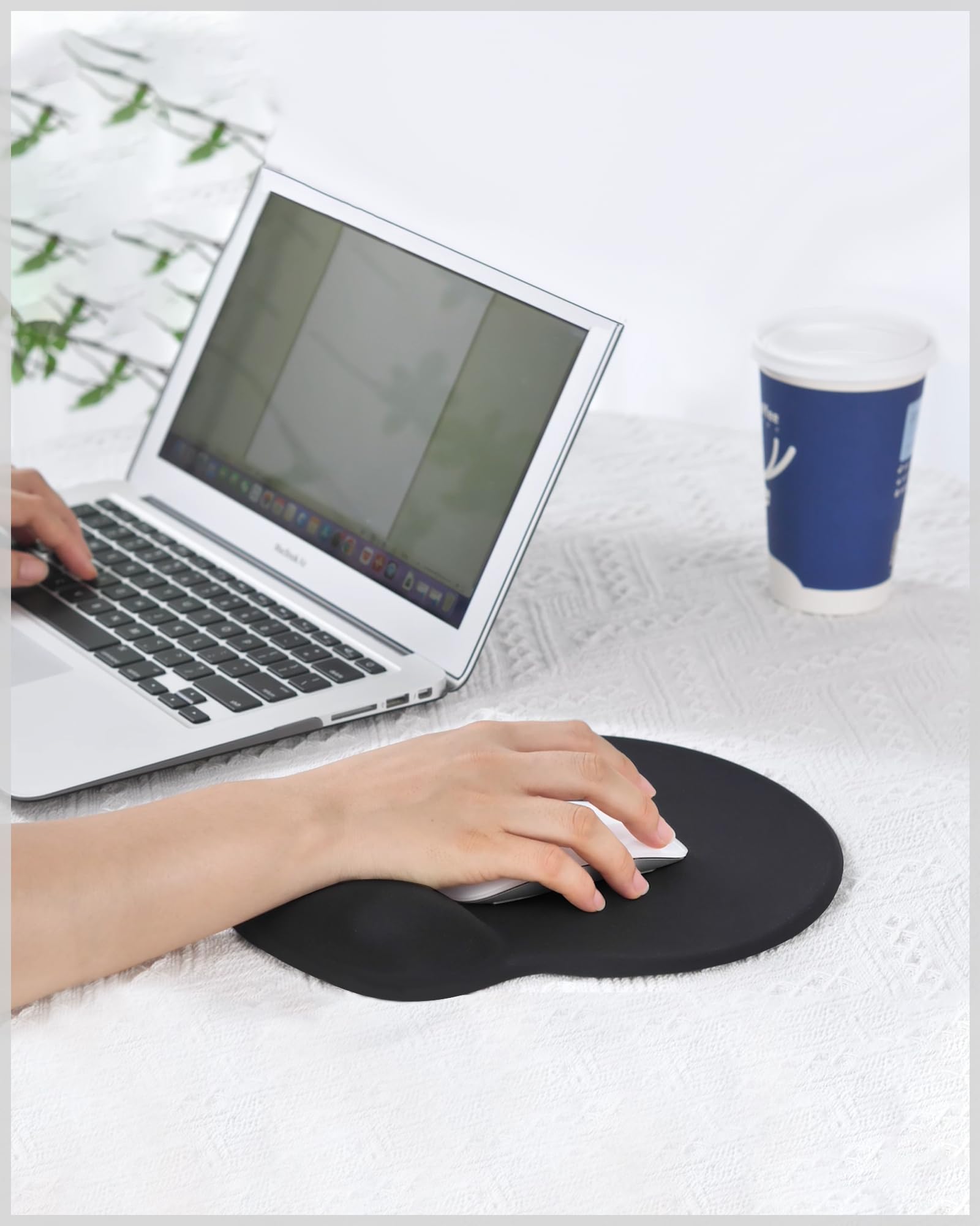 Ergonomic Gel Mouse Pad with Wrist Support - Comfortable Non-Slip Rubber Base for Laptop & Computer - Relieves Wrist Pain - Perfect for Office Work, Gaming & Home Use (Black)
