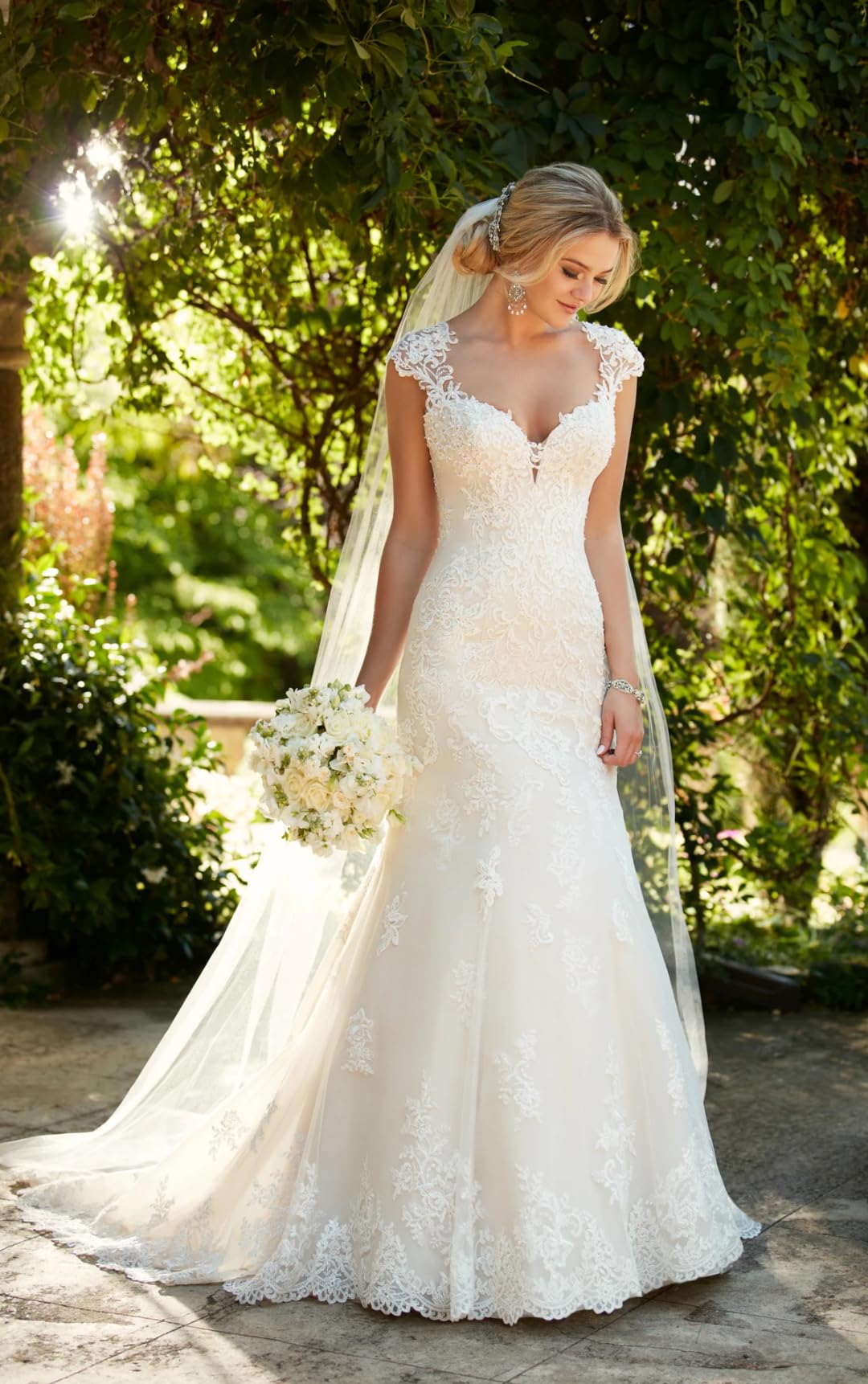 Elegant 2024 Backless Mermaid Wedding Dress with Lace Appliques & Train - Boho Bridal Gown for Bride | Perfect for Beach, Church & Outdoor Ceremonies