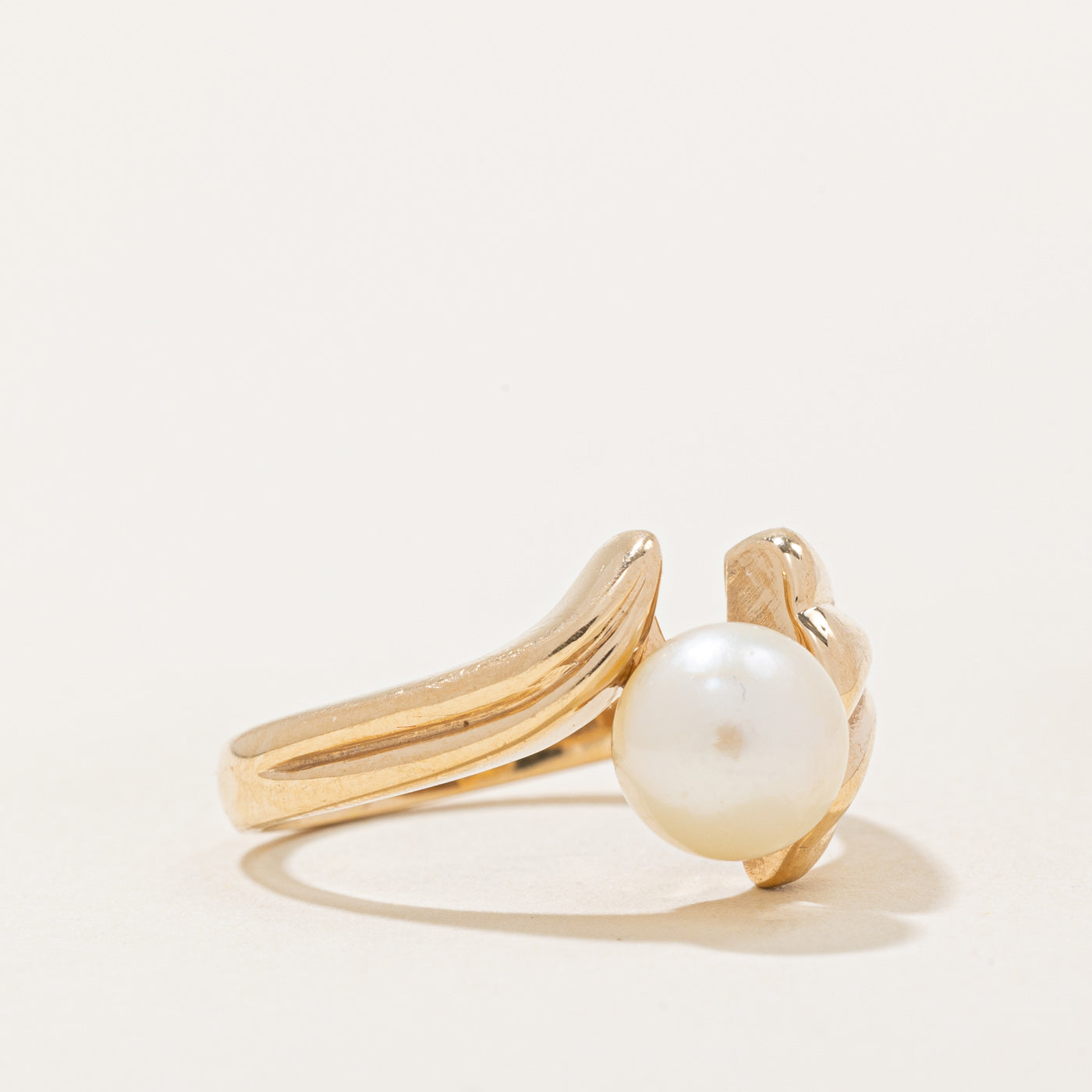 Elegant Pearl Cocktail Ring for Women - Size 6.25 | Vintage Inspired Jewelry for Parties, Weddings & Special Occasions