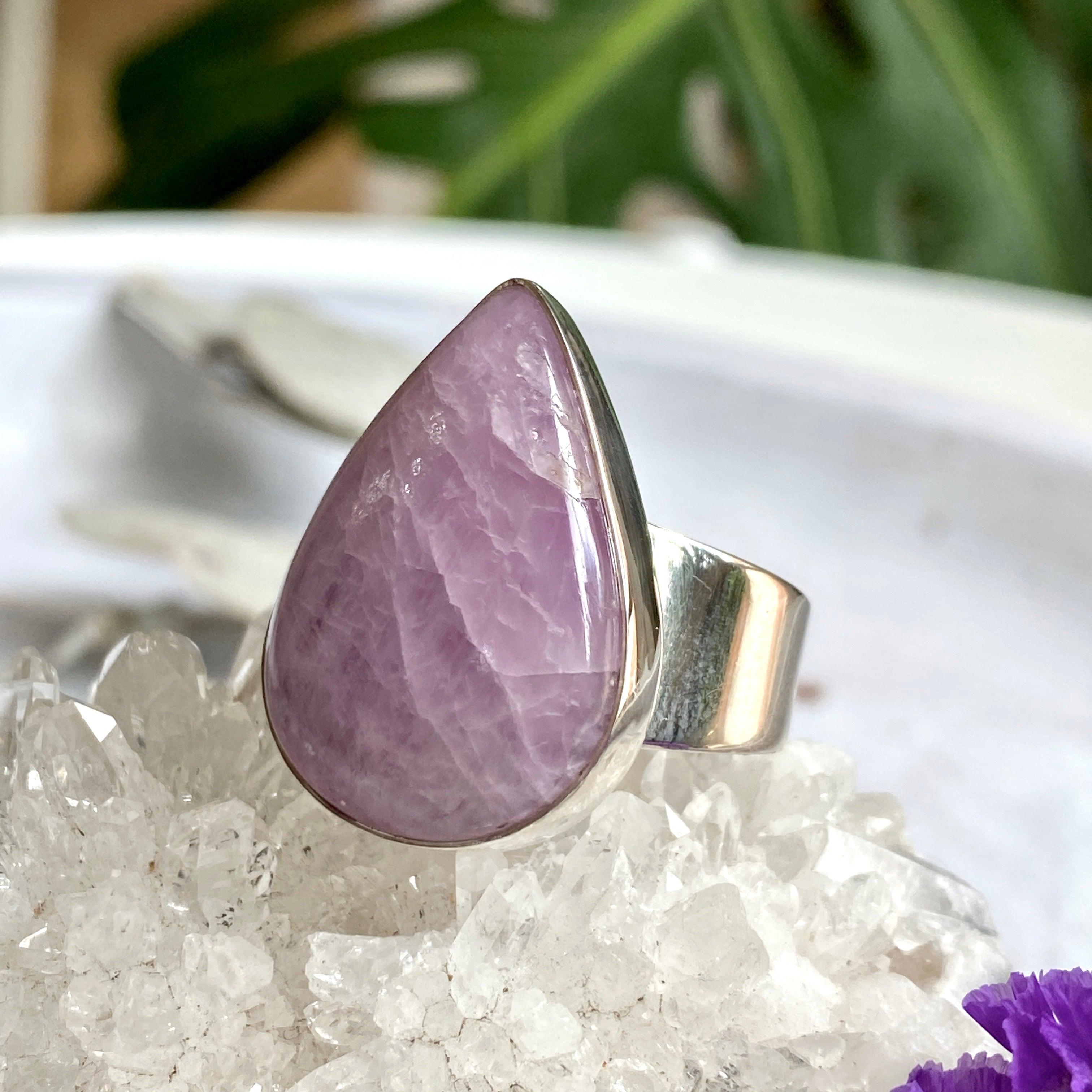 14K Gold Kunzite Teardrop Ring for Women - Elegant Pink Gemstone Jewelry for Engagement, Anniversary & Special Occasions