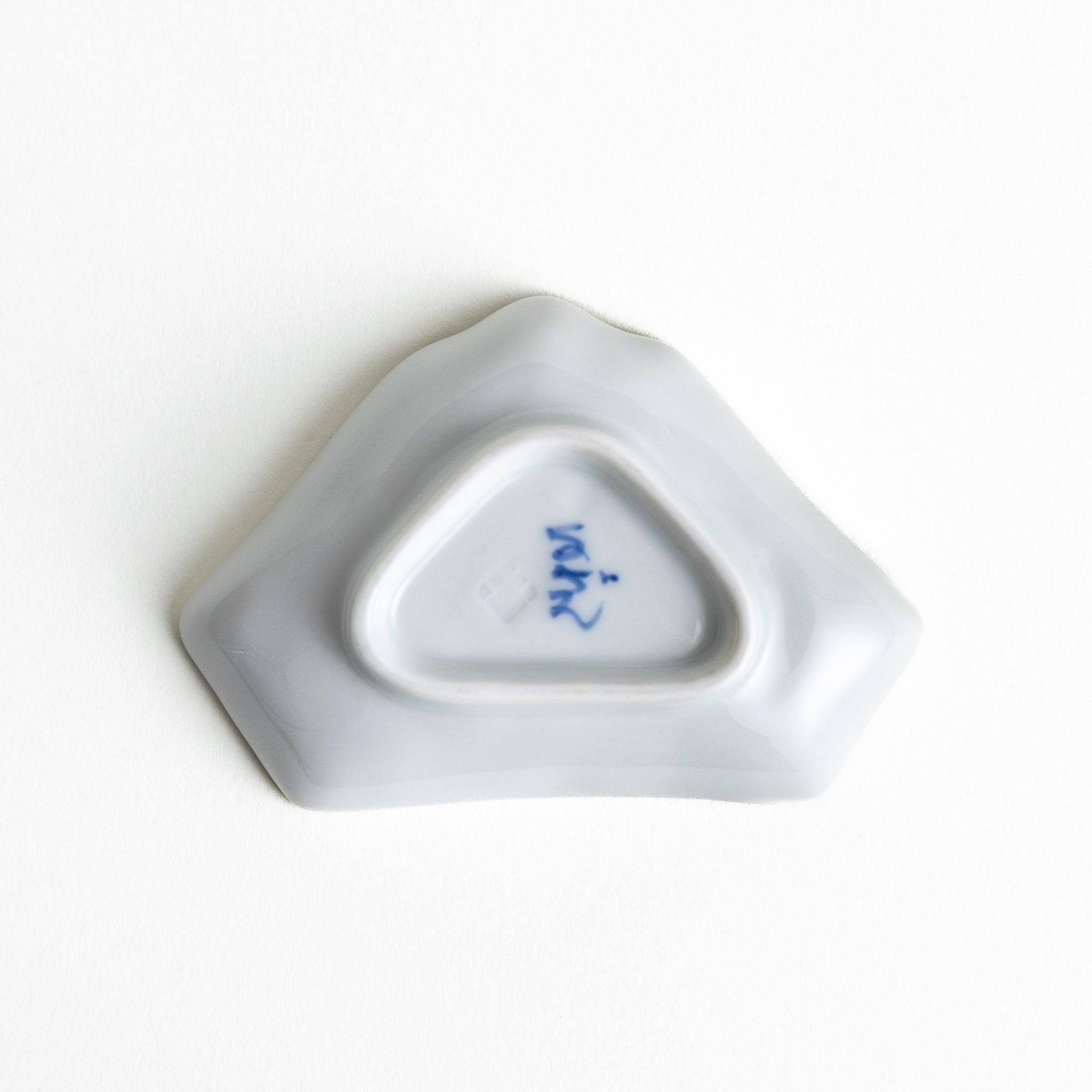 Premium Platinum River Mount Fuji-Shaped Mini Sauce Dish - Elegant Sushi Soy Sauce Dish for Japanese Cuisine, Perfect for Sushi Restaurants, Home Dining & Gift Giving