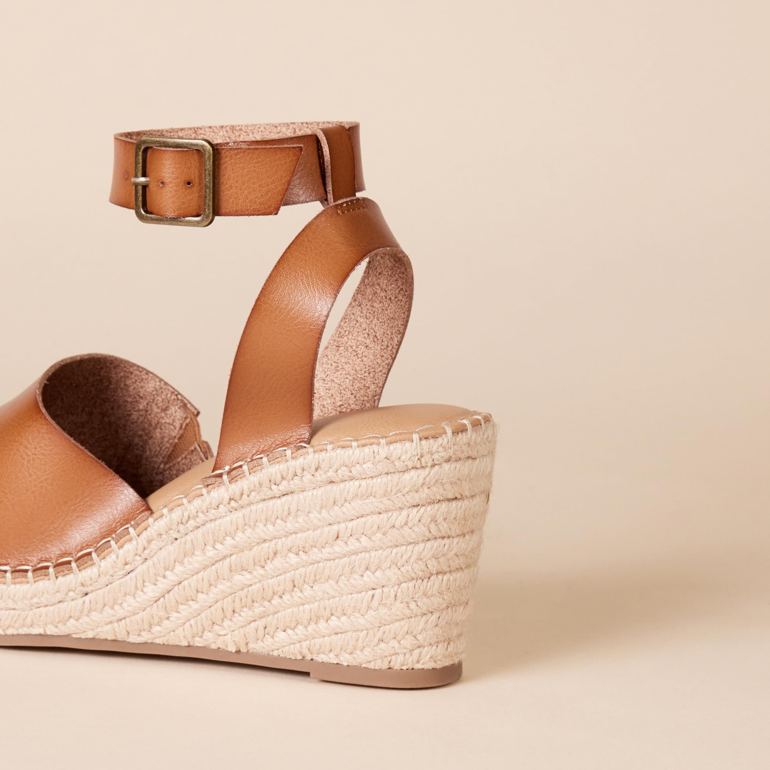 Amazon Essentials Women's Comfortable Wedge Espadrille Sandals - Breathable Summer Casual Shoes for Beach, Vacation & Everyday Wear