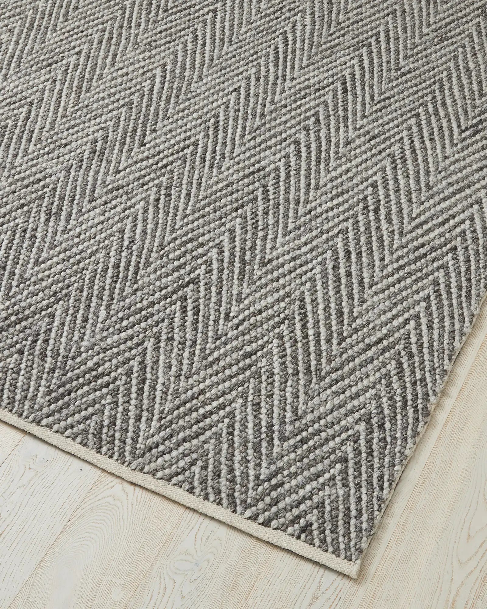 Zambesi Feather Rug - Soft & Luxurious Boho Chic Area Rug for Living Room, Bedroom, or Nursery - Perfect for Cozy Home Decor