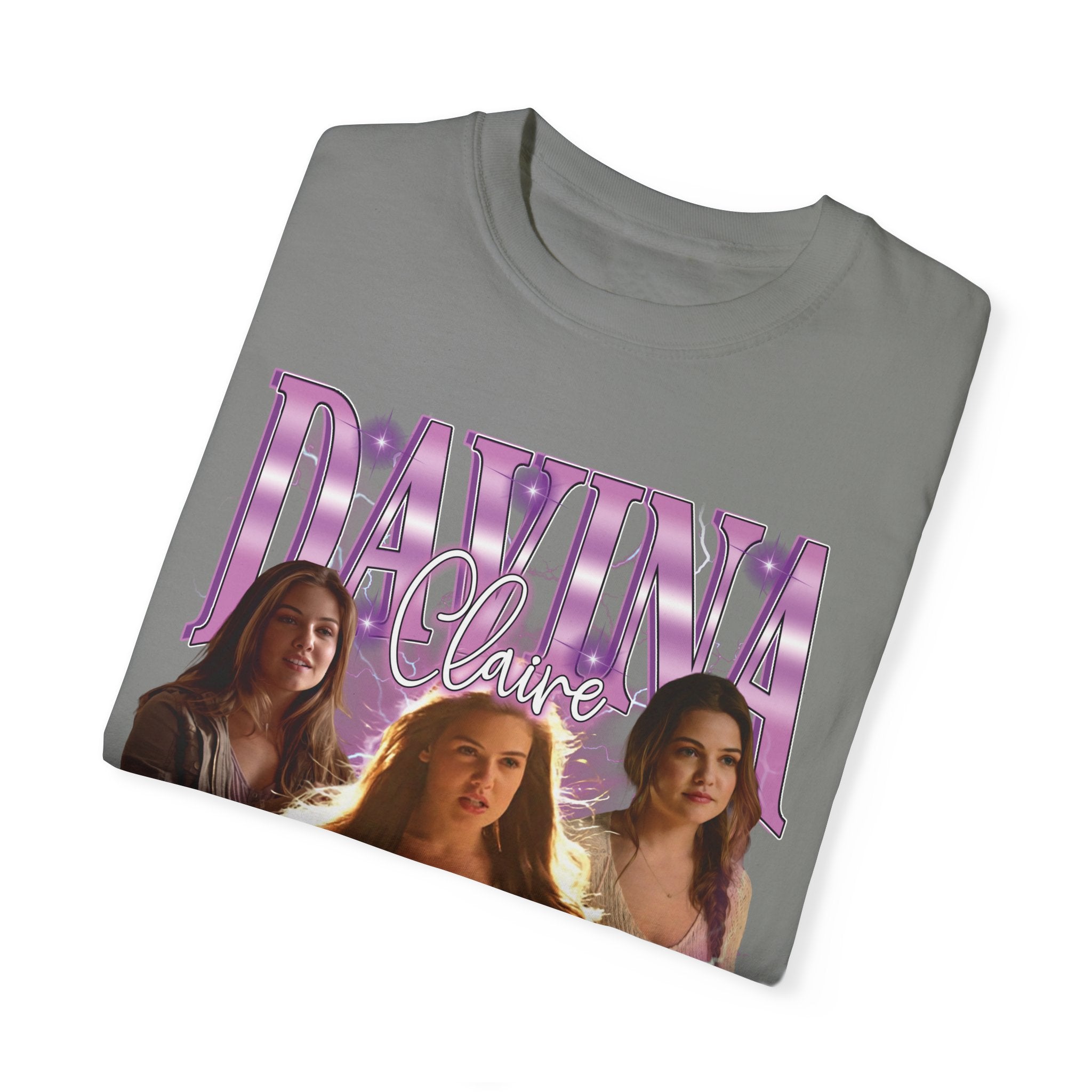 Davina Claire 90s Vintage Retro T-Shirt - Soft Cotton Graphic Tee for Women - Perfect for Casual Wear, 90s Theme Parties & Nostalgic Fashion