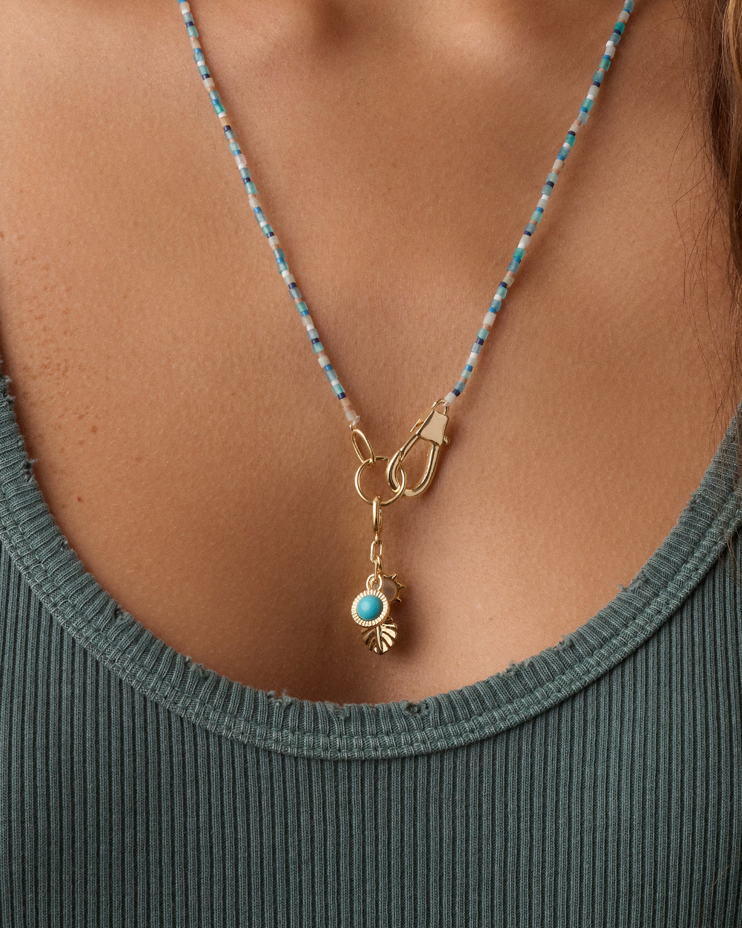 Beach Cluster Parker Charm - Elegant Seashell Jewelry for Women, Perfect for Summer Vacations, Beach Weddings & Boho Fashion Accessories
