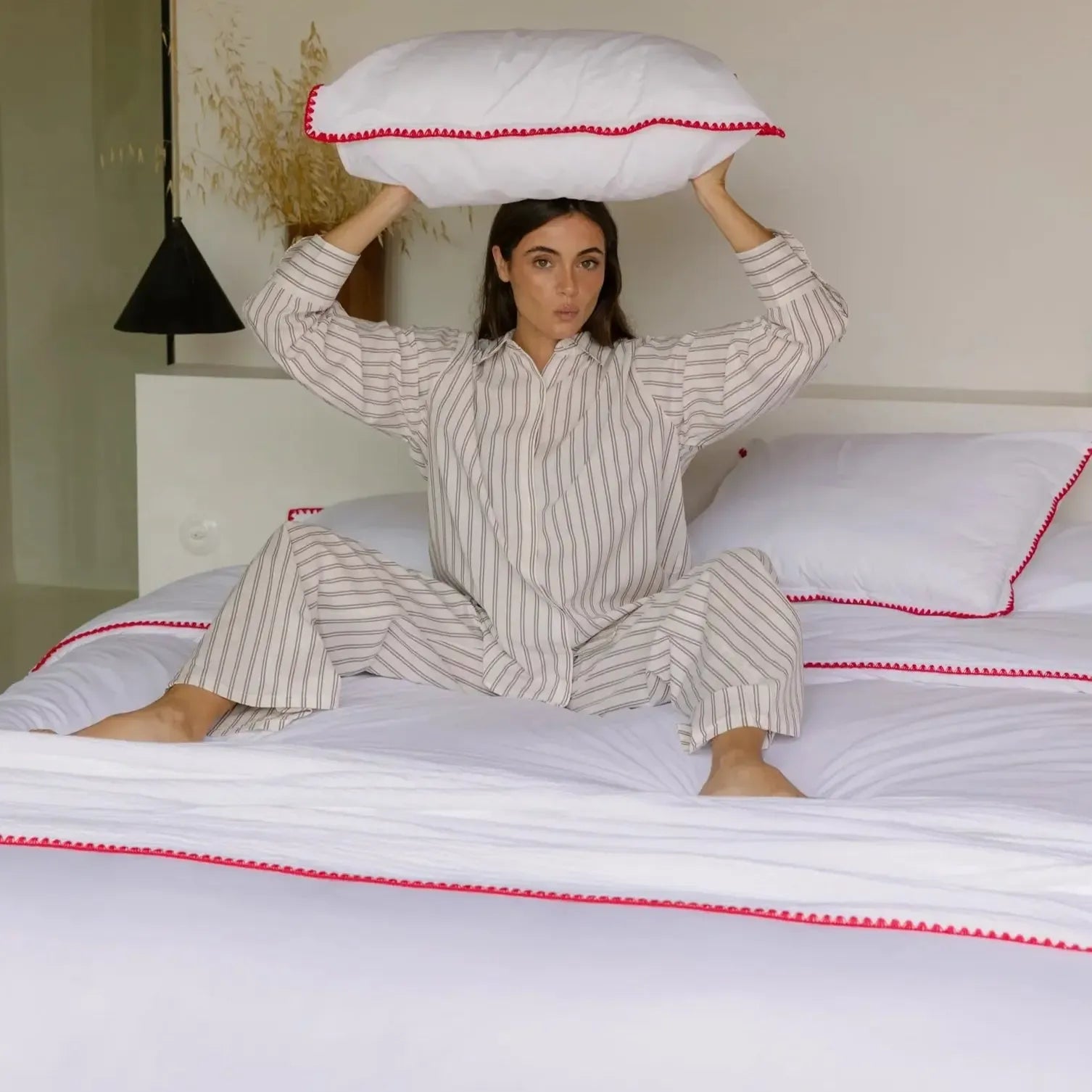 Premium Cascais 400 Thread Count Percale Duvet Cover Set - Breathable & Soft Red Bedding - Perfect for Master Bedroom, Guest Room & Luxury Hotels
