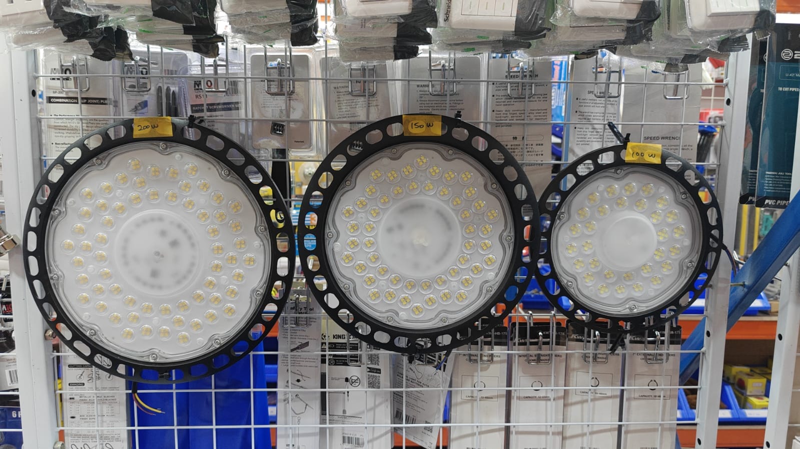 150W LED UFO High Bay Light - Aiko LED YM UFO 150 - Energy Efficient Commercial & Industrial Lighting for Warehouses, Garages, and Retail Spaces