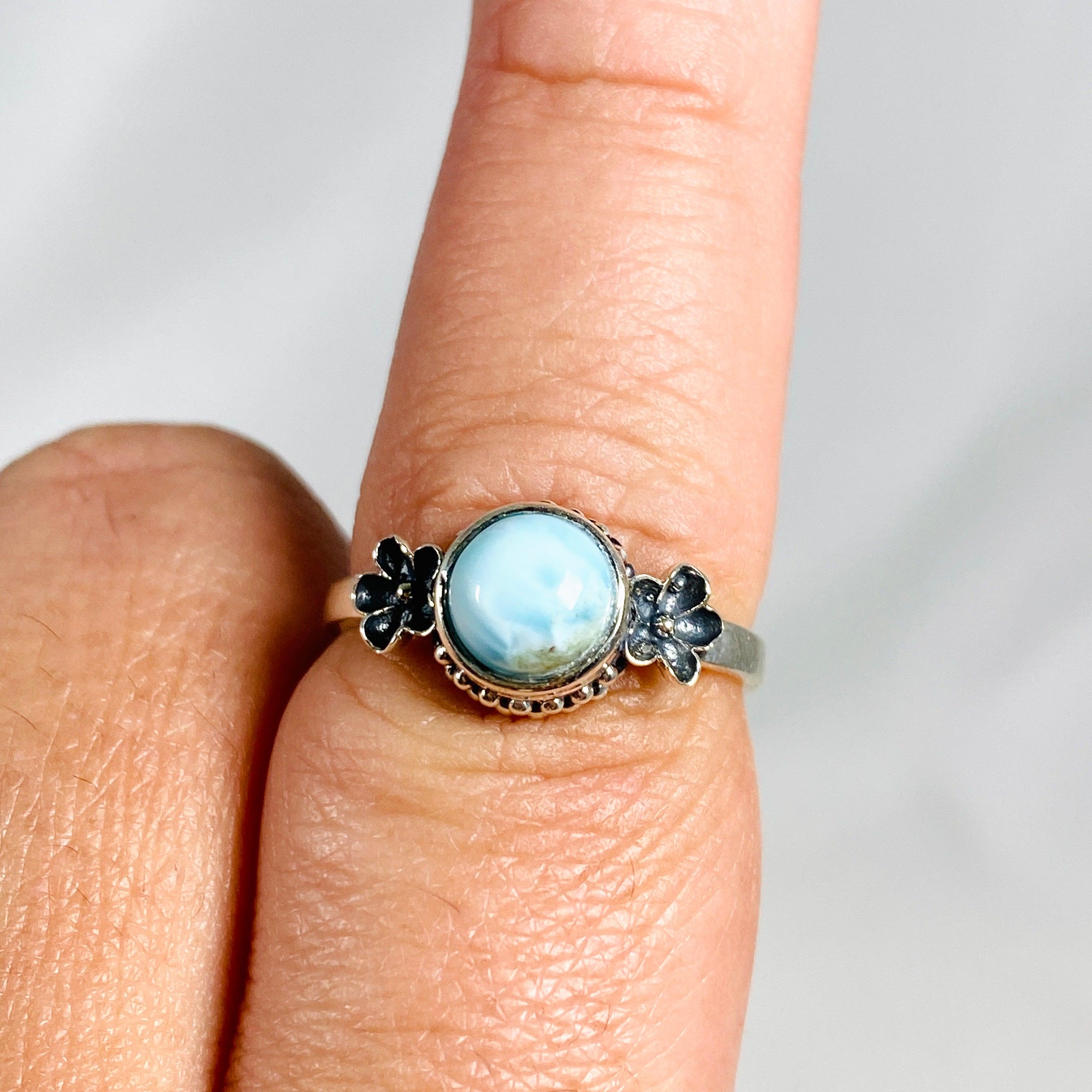 Larimar Sterling Silver Petite Round Ring with Flower Detailing - Size 9 - KRGJ3109 | Elegant Jewelry for Women, Perfect Gift for Birthday, Anniversary & Special Occasions