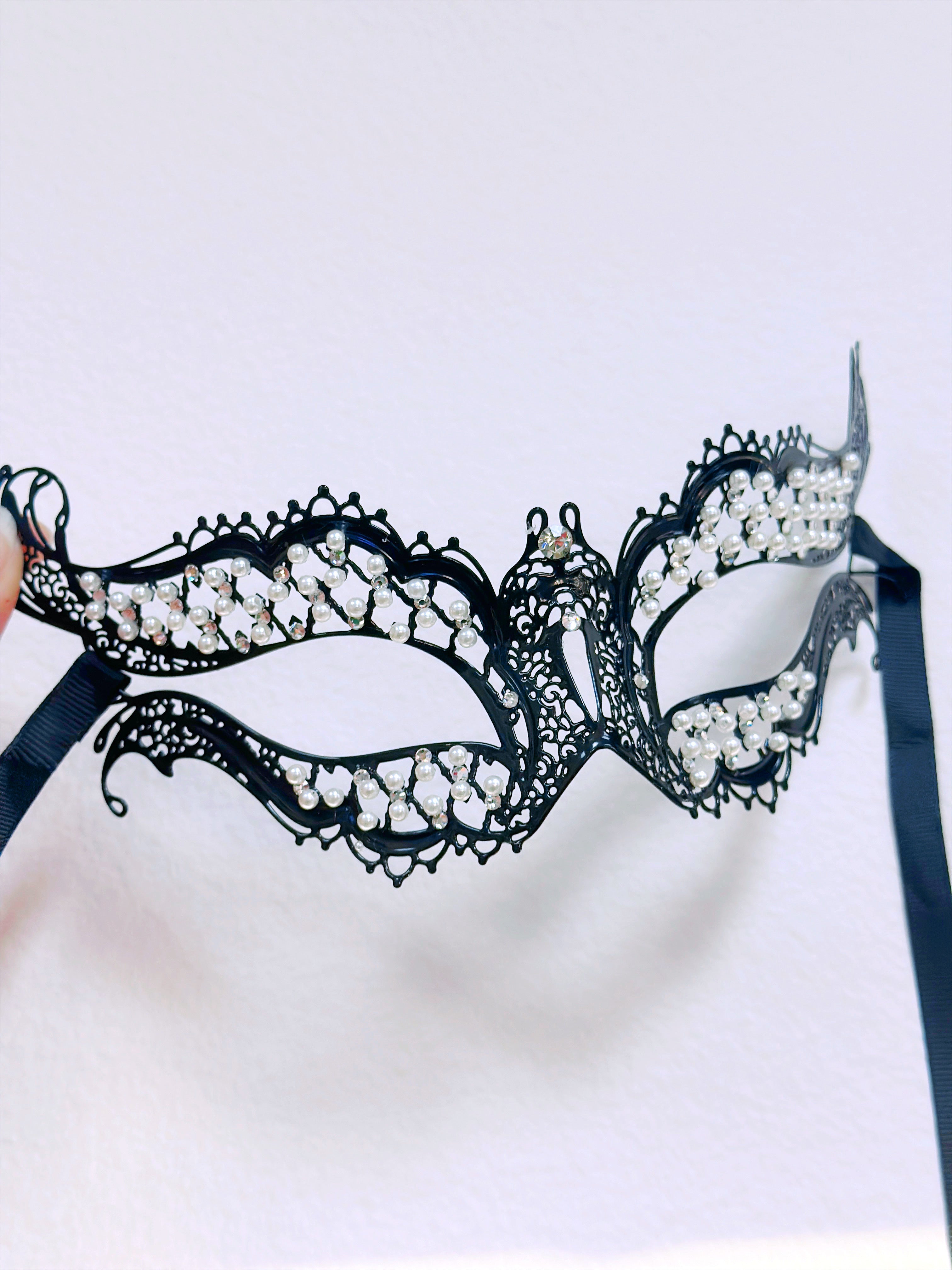 Katherine Black Face Mask - Breathable & Comfortable for Daily Use, Outdoor Activities & Travel Protection