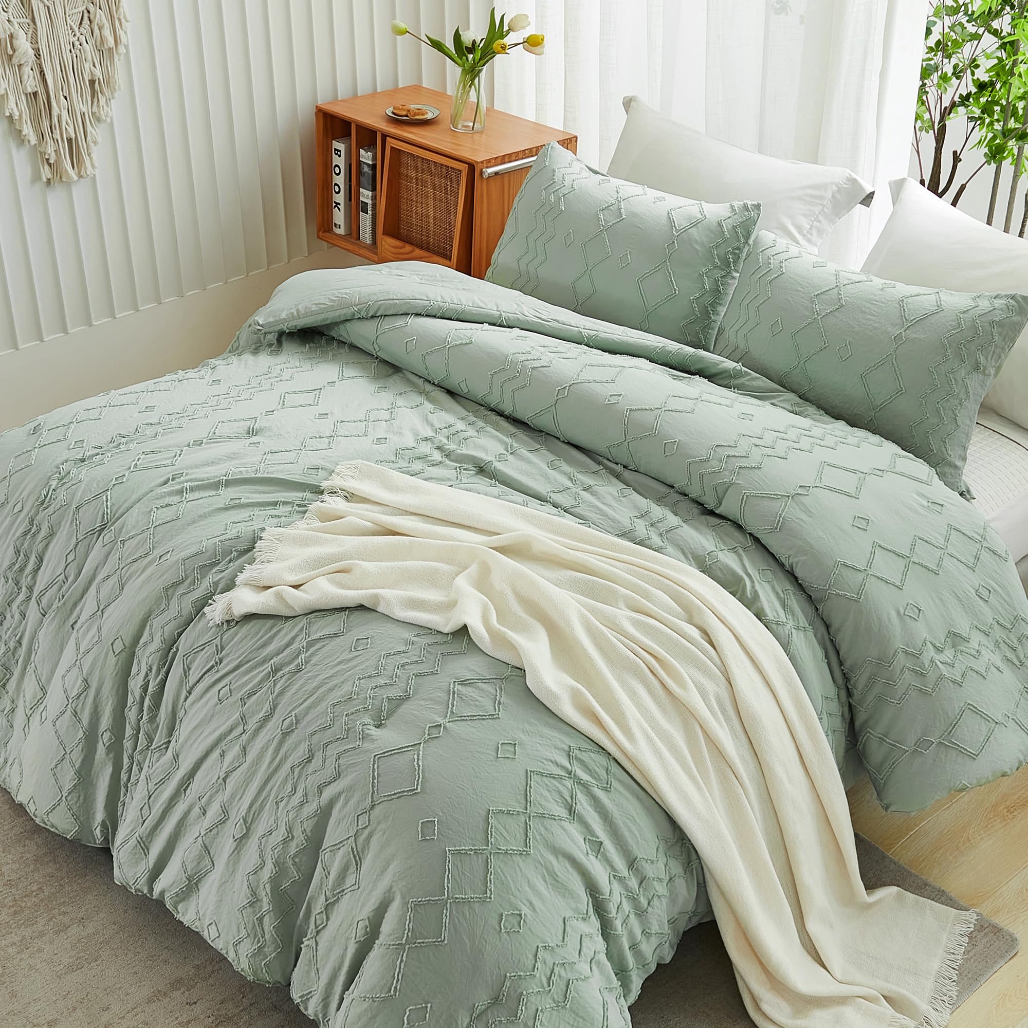 Andency Sage Green Tufted Comforter Set King Size (104x90 Inches) - 3 Piece Boho Farmhouse Bedding with Geometric Design | Soft Microfiber Down Alternative Comforter & Pillowcases | Perfect for Master Bedroom, Guest Room & Cozy Farmhouse Decor