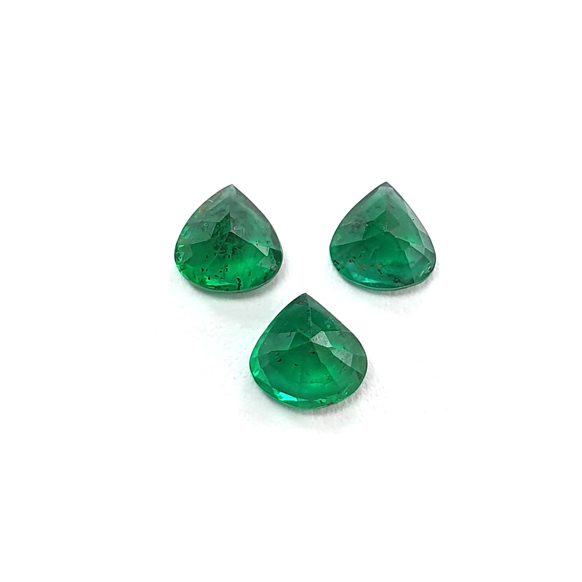 Natural Green Emerald Heart Shape Gemstone Set - 1.35cts Untreated 5.2mm-5.4mm (3pcs) | Emerald Jewelry for Engagement Rings, Necklaces & Earrings | Premium Fancy Cut Loose Gemstones for Jewelry Making