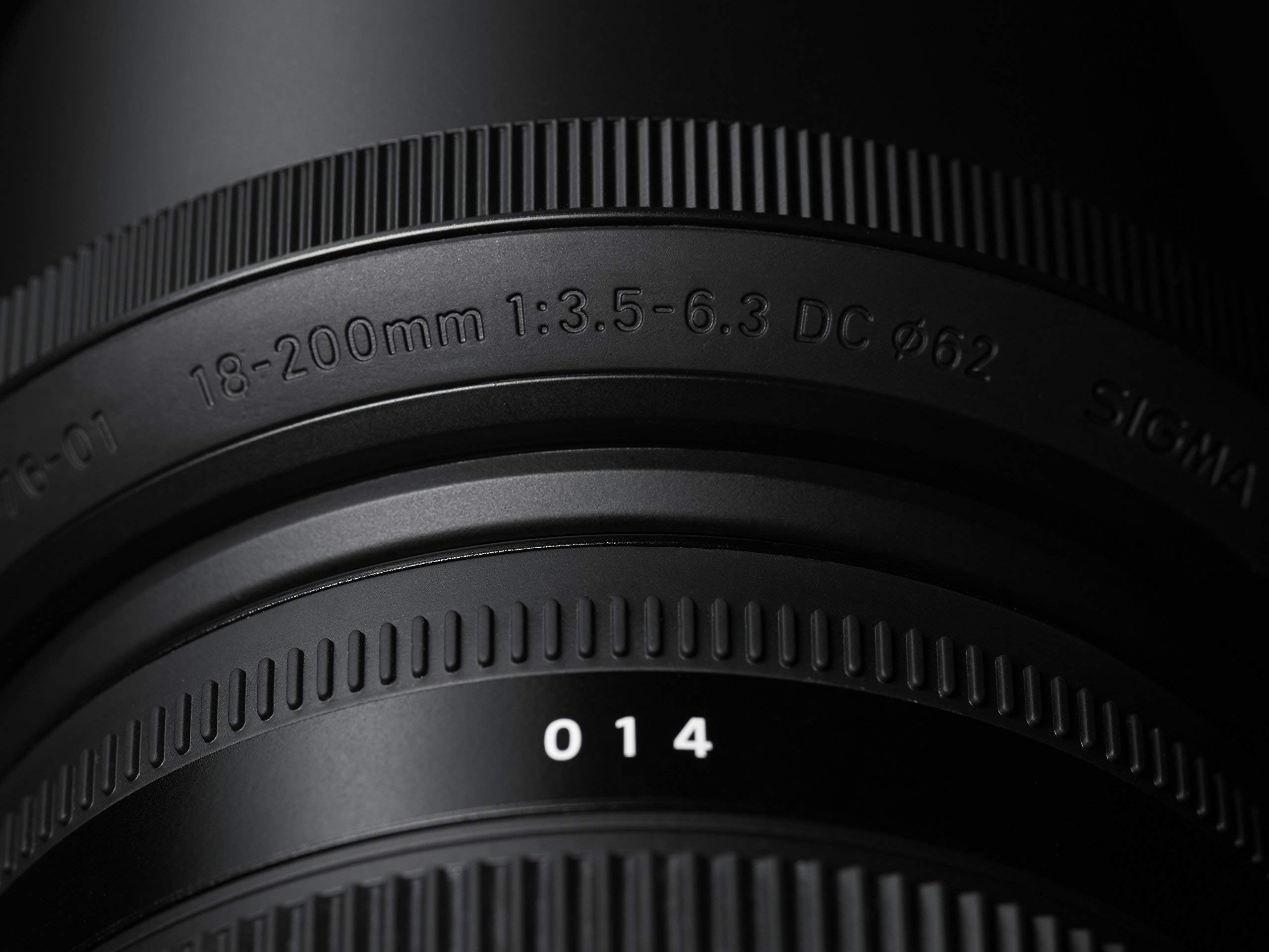 Sigma 18-200mm F3.5-6.3 DC Macro OS HSM Lens for Canon EF Mount - Refurbished | Telephoto Zoom Lens for Travel, Wildlife & Portrait Photography