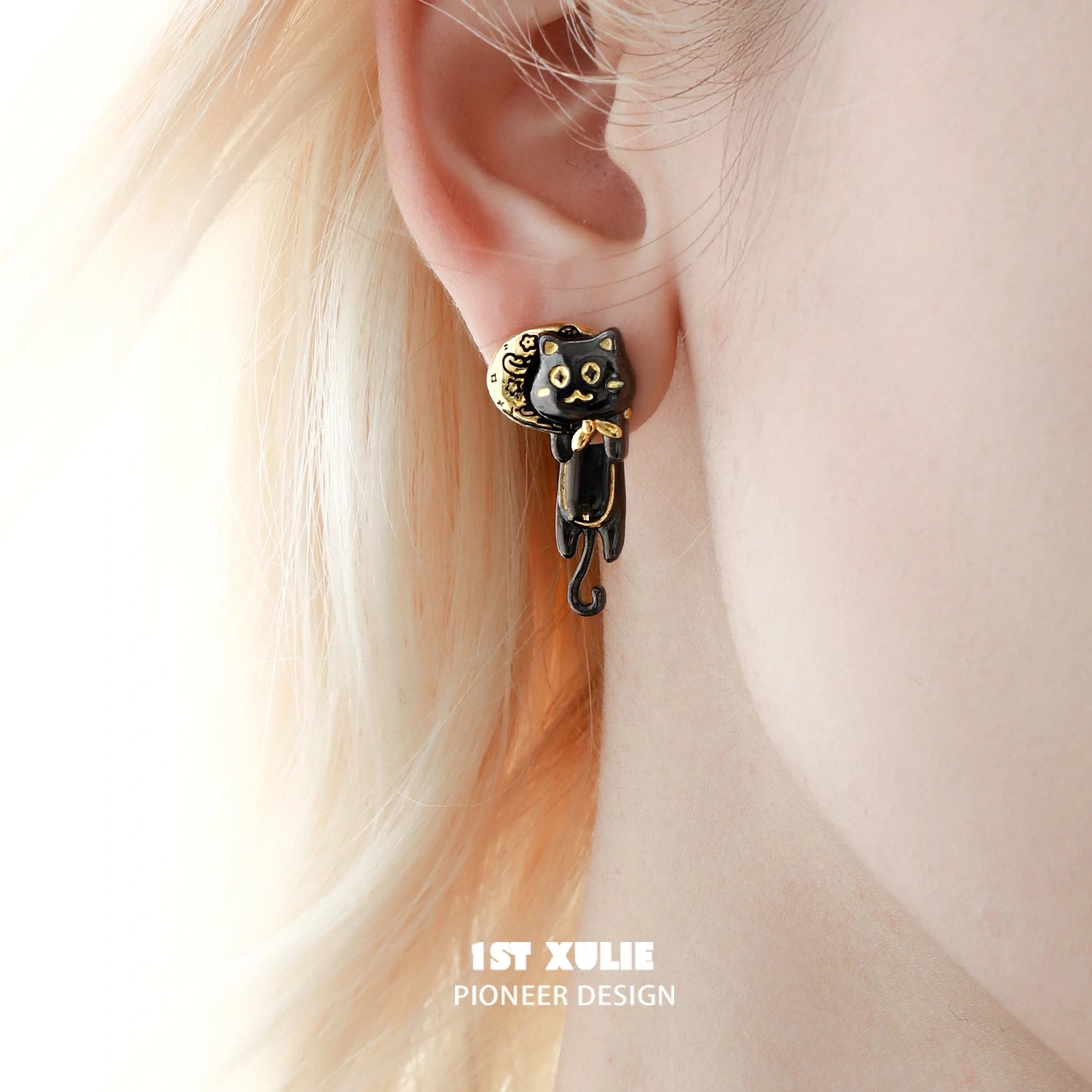 18K Gold Plated Black Lucky Cat Stud Earrings - Japanese Maneki Neko Charm Earrings for Women, Perfect Gift for Cat Lovers & Fashion Jewelry for Daily Wear, Parties & Special Occasions