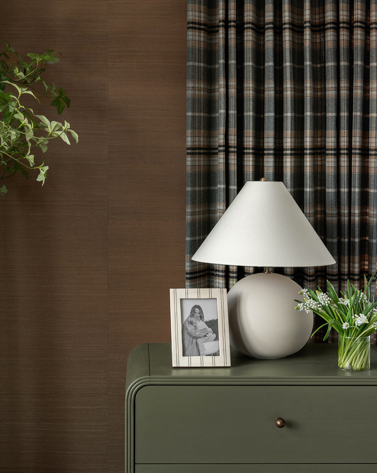 Elegant Tess Ceramic Table Lamp - Modern Home & Office Decor - Perfect for Bedroom, Living Room, or Study Lighting