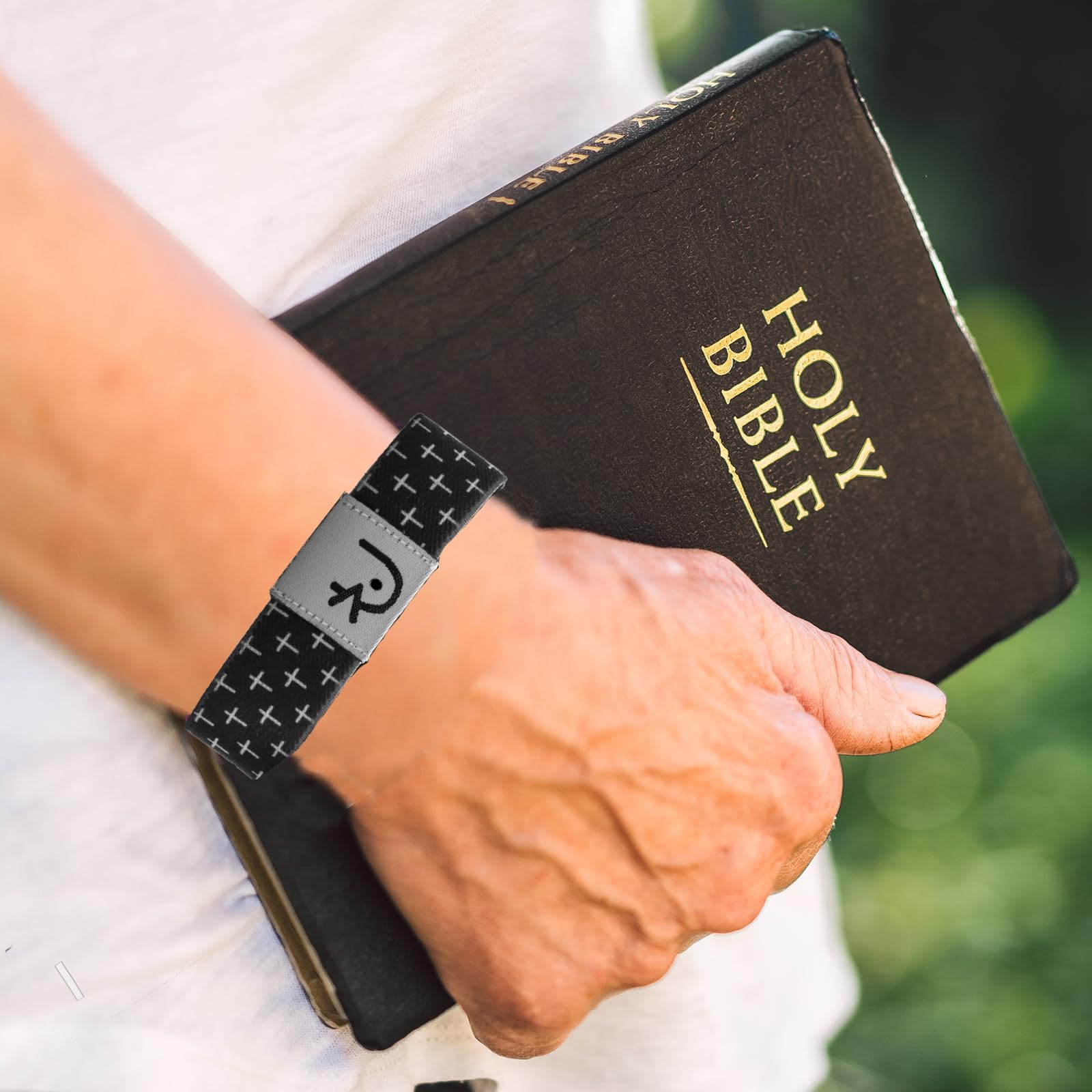 Scannable NFC Bible Verse Bracelet - WWJD Christian Bracelet with Daily Scripture for Women & Men - Religious Gift for Couples - Connect to Phone for Instant Bible Access - Perfect for Church, Prayer & Daily Inspiration