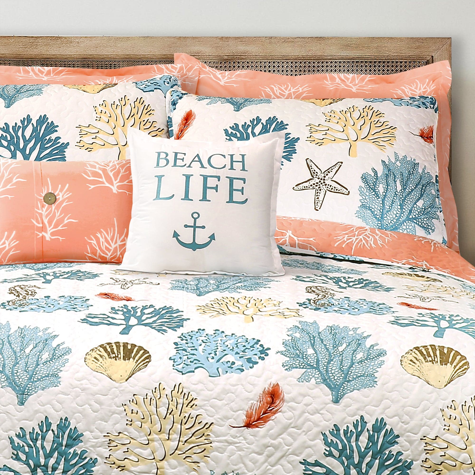 Coastal Reef Feather Reversible Quilt Set - King Size Bedding, Soft & Breathable Comforter for All Seasons | Perfect for Beach House, Guest Room & Cozy Bedroom Decor