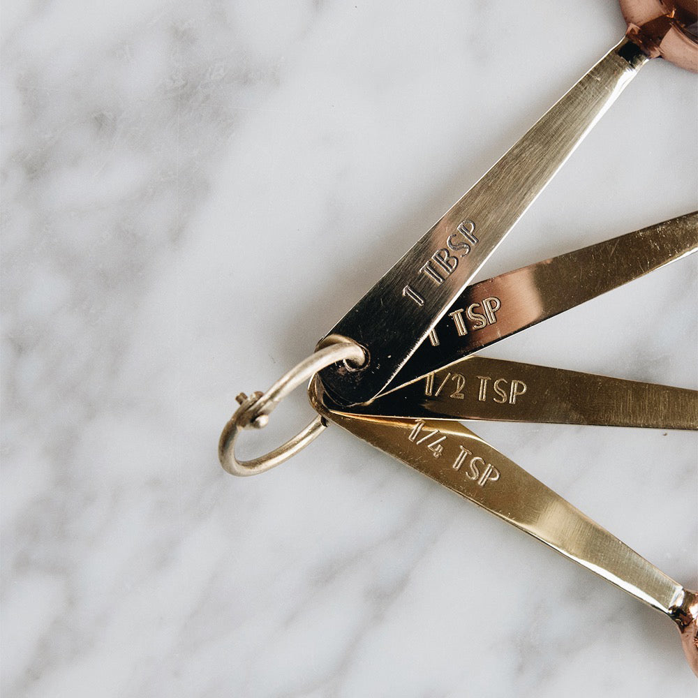 Premium Copper & Brass Measuring Spoons Set - 6-Piece Kitchen Utensils for Baking & Cooking - Perfect for Measuring Spices, Coffee, Tea & Ingredients - Ideal Gift for Home Chefs & Bakers