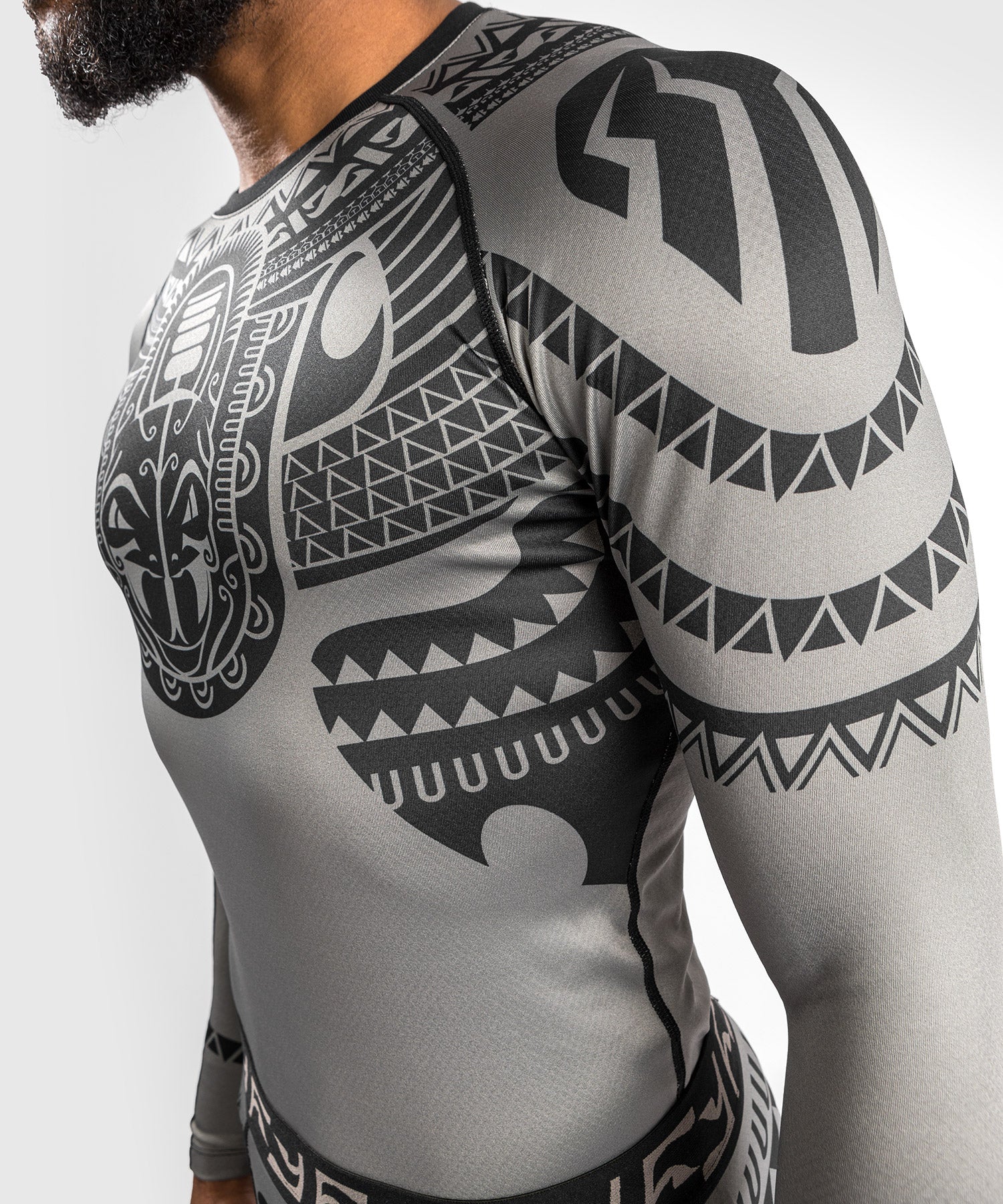 Venum Nakahi Rashguard Long Sleeves - Grey MMA BJJ Training Shirt for Men - Perfect for Brazilian Jiu-Jitsu, MMA & Grappling Workouts