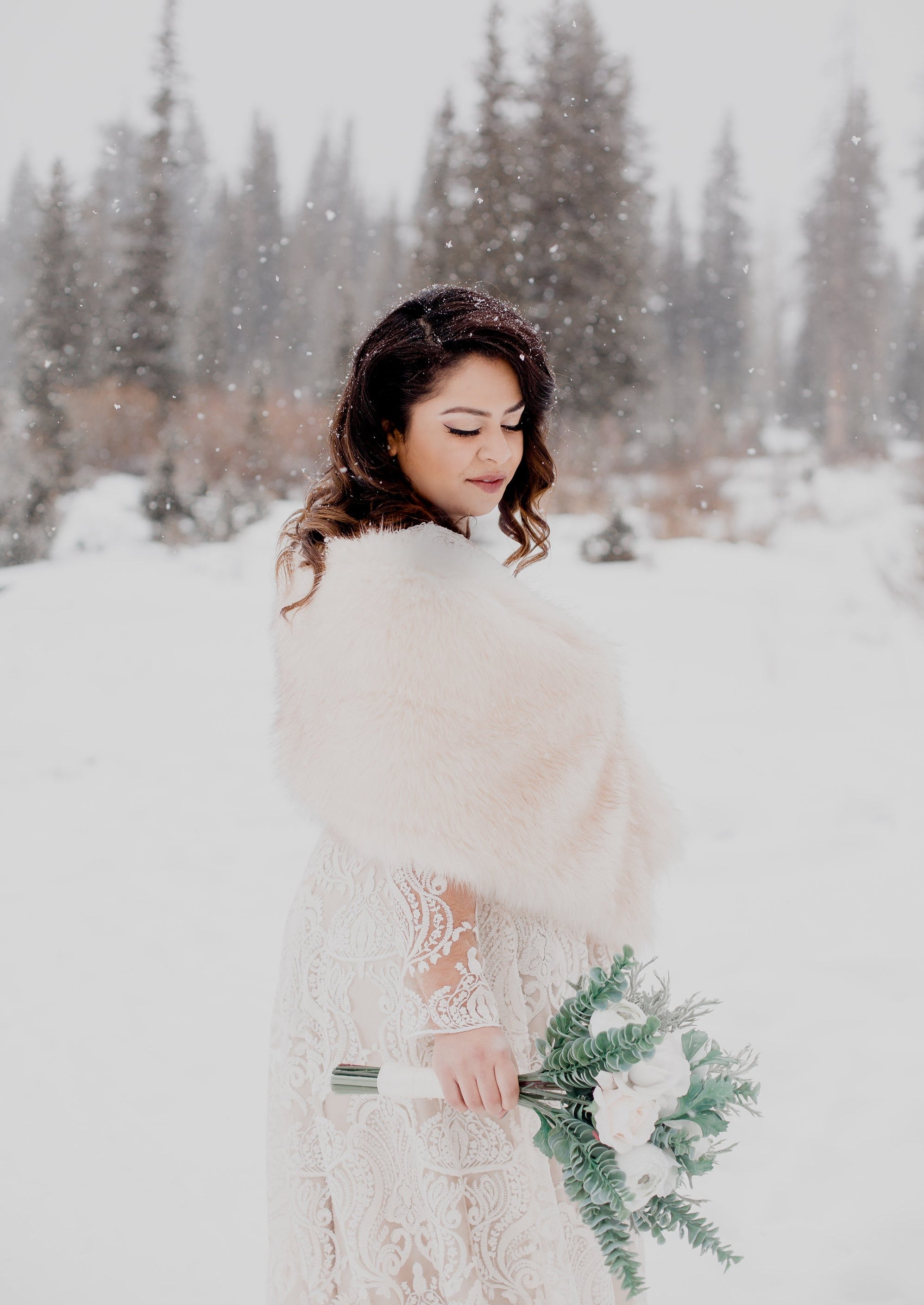Luxury Champagne Fur Shawl Wrap - Soft & Elegant Women's Fashion Accessory for Evening Parties, Weddings & Special Occasions