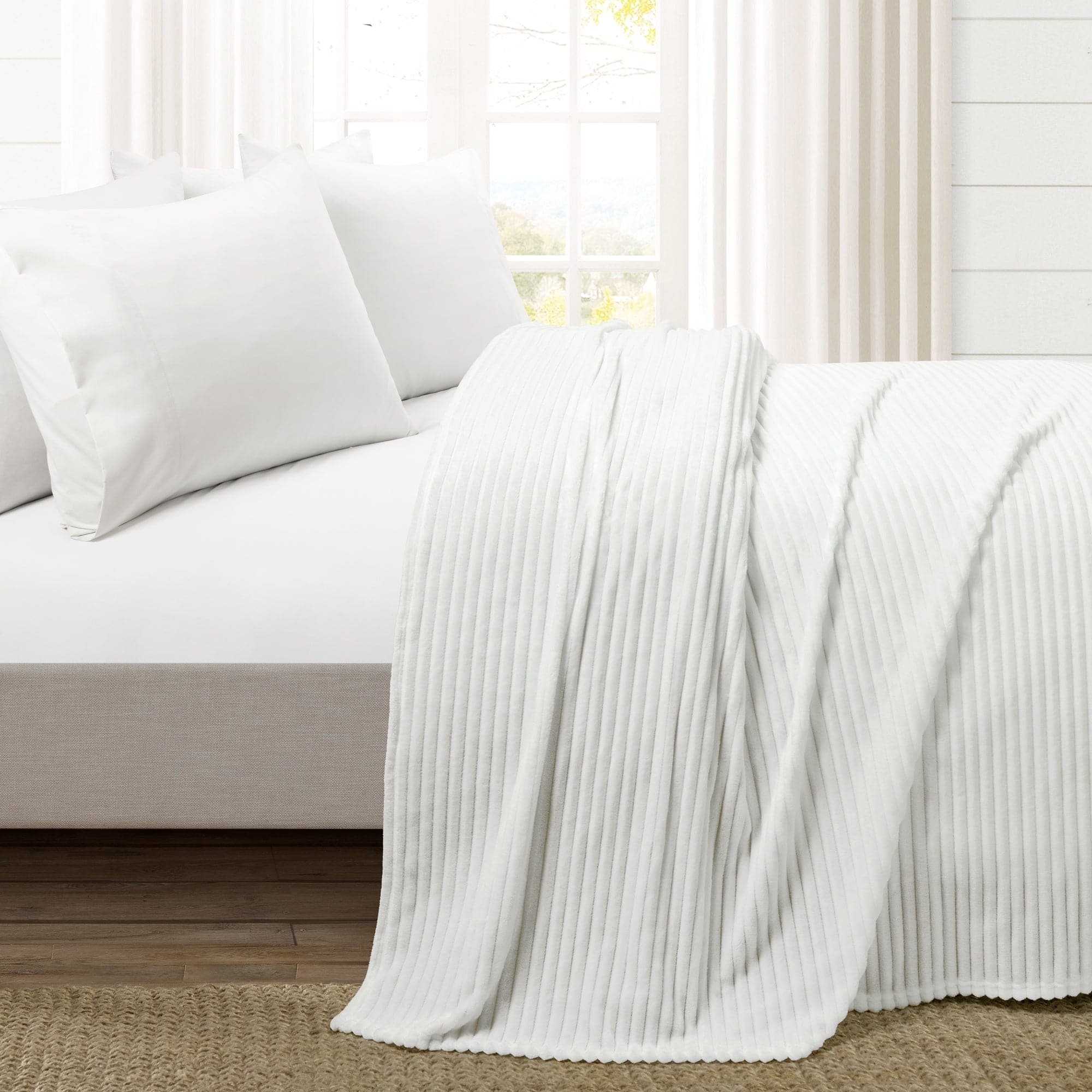 Super Soft & Cozy Oversized Faux Fur Ribbed Blanket - Plush Throw for Bed, Couch & Winter Warmth - Perfect for Home Decor, Movie Nights & Gift Giving