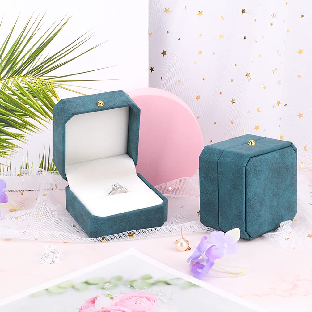 iSuperb Green Velvet Ring Jewelry Box - Elegant Engagement, Wedding & Proposal Ring Display Case - Perfect for Gifts, Ceremonies & Jewelry Storage