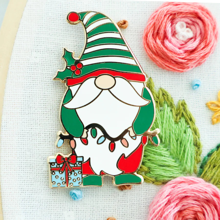 Christmas Gnome Needle Minder - Magnetic Pin Holder for Sewing, Embroidery & Quilting - Perfect for Holiday Crafting & DIY Projects