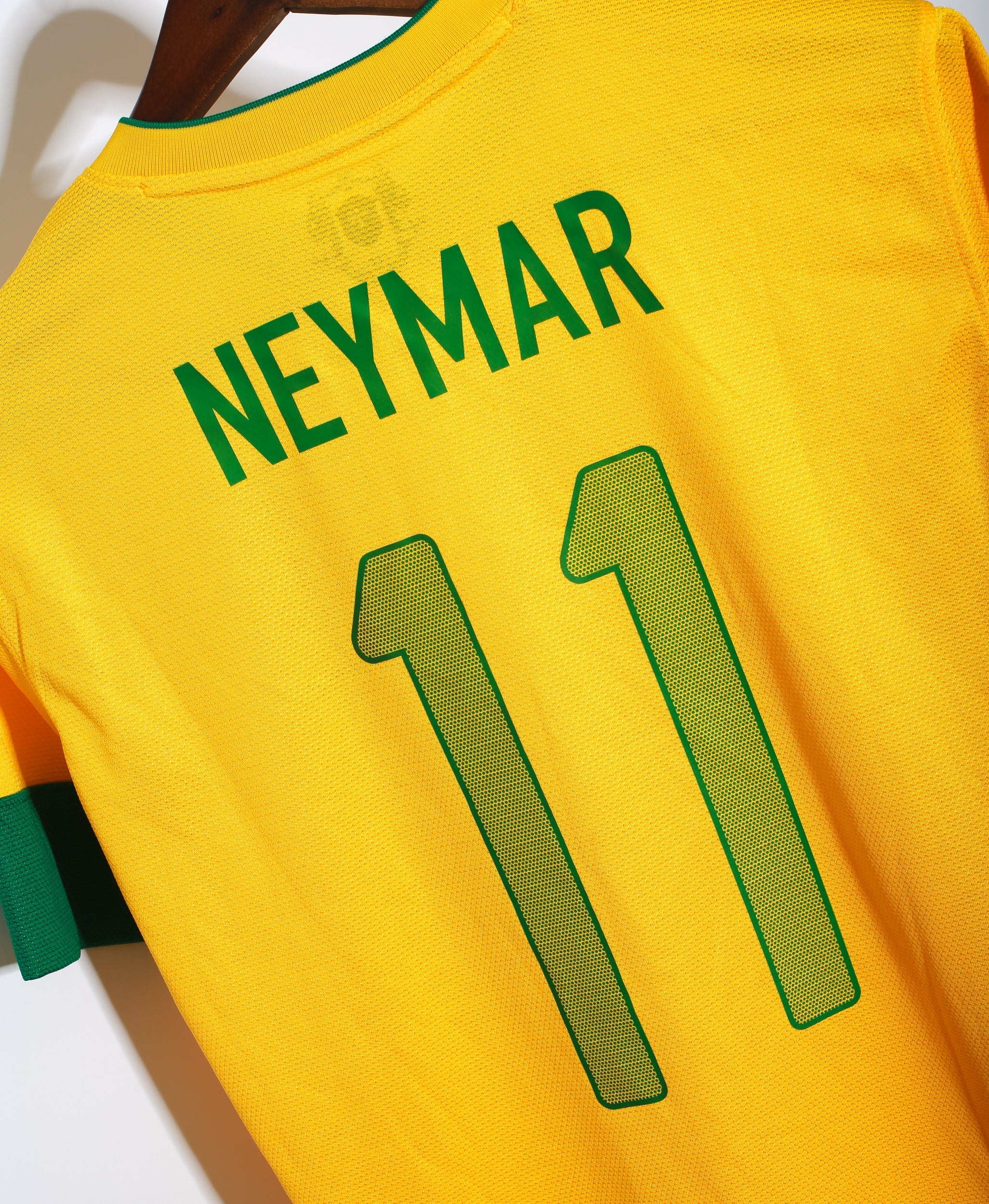 Authentic 2002 Brazil Neymar Home Jersey - Men's Football Soccer Shirt (Medium) - Perfect for Match Day, Fan Events & Collectors