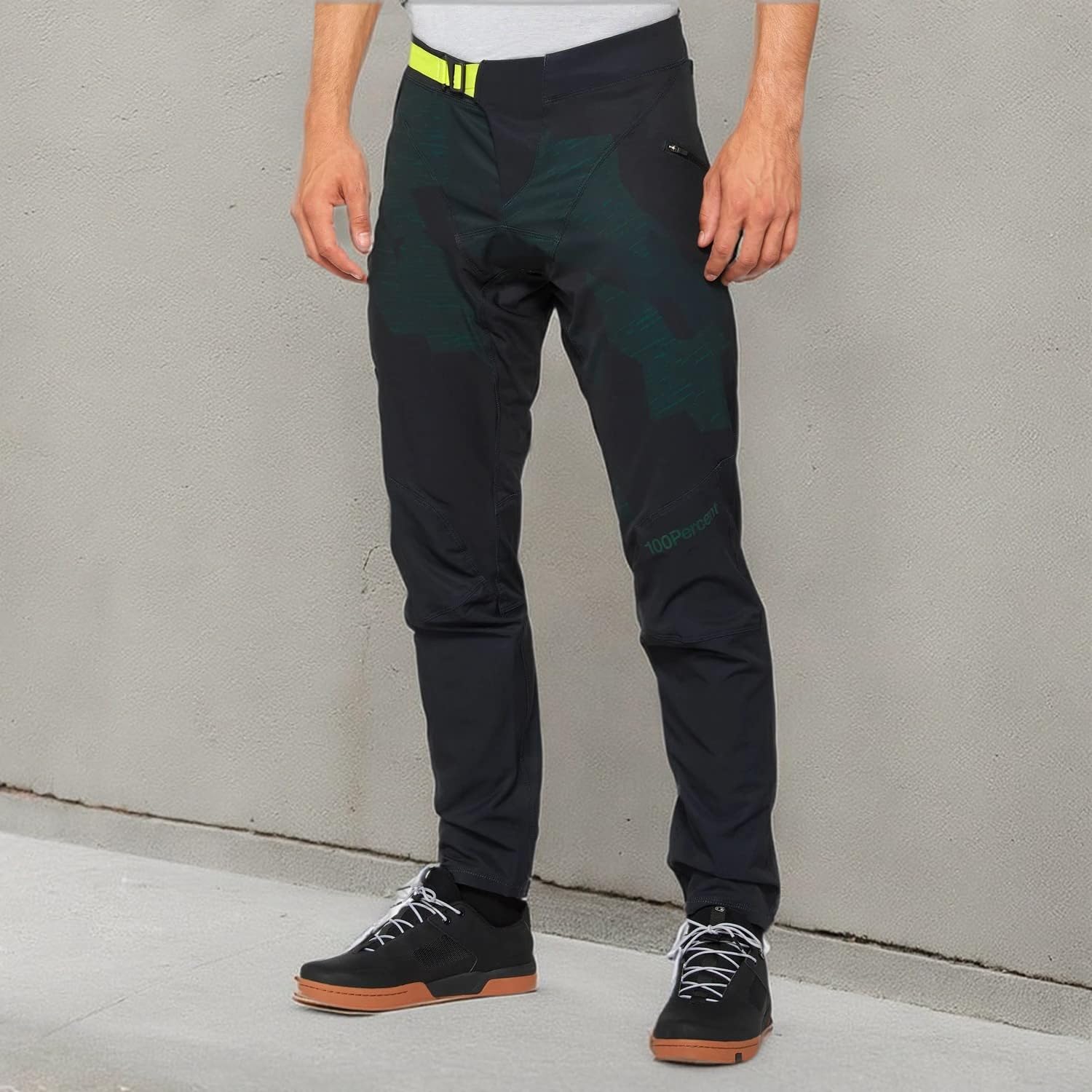 100% MTB Wear Airmatic Le Pants - Black Camo, Size 30, Unisex Adult Mountain Bike Pants - Nero Color, Medium | Perfect for Trail Riding & Enduro Cycling