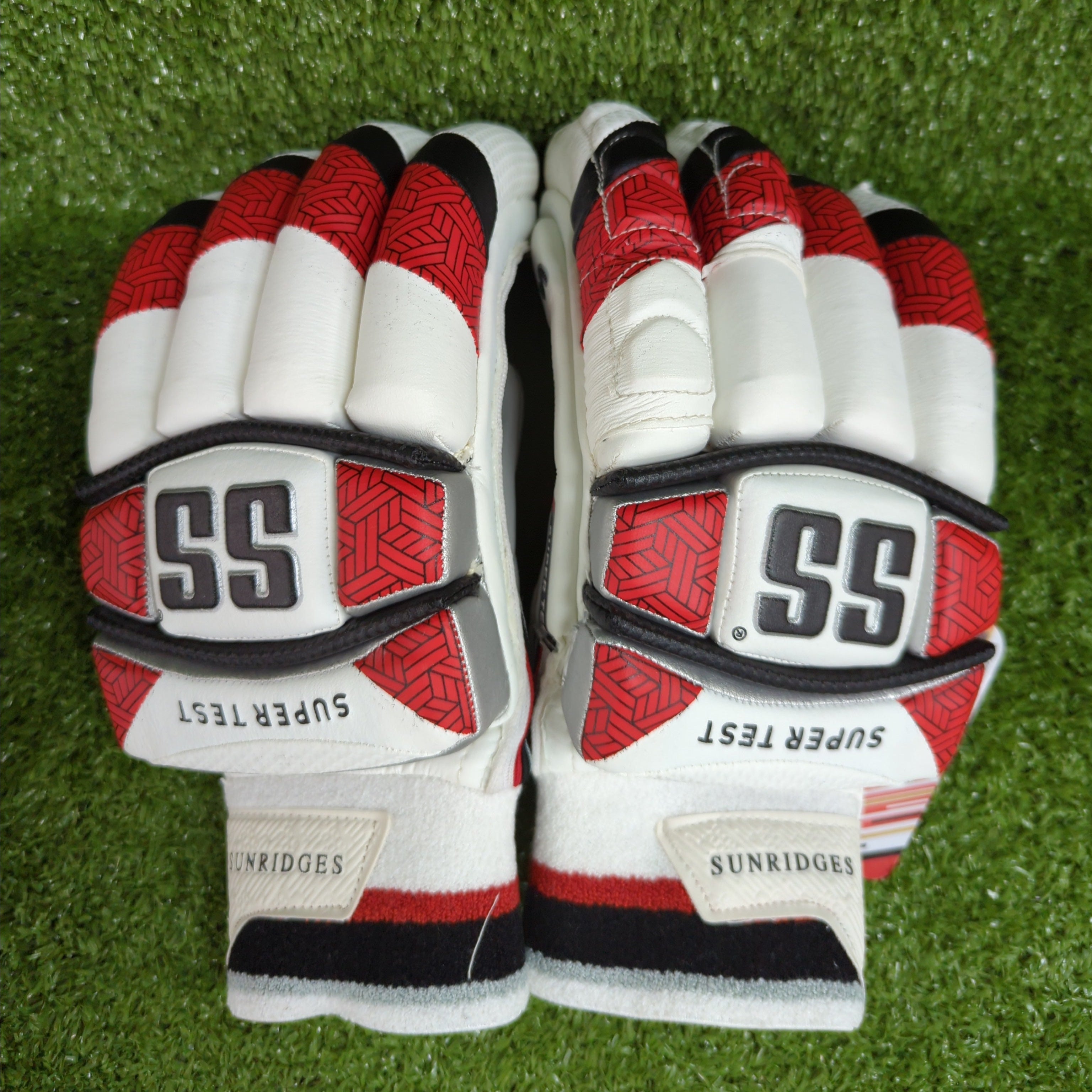 SS Super Test Junior/Youth Cricket Batting Gloves - Lightweight Protective Gear for Young Players - Perfect for Practice, Matches & Training Sessions