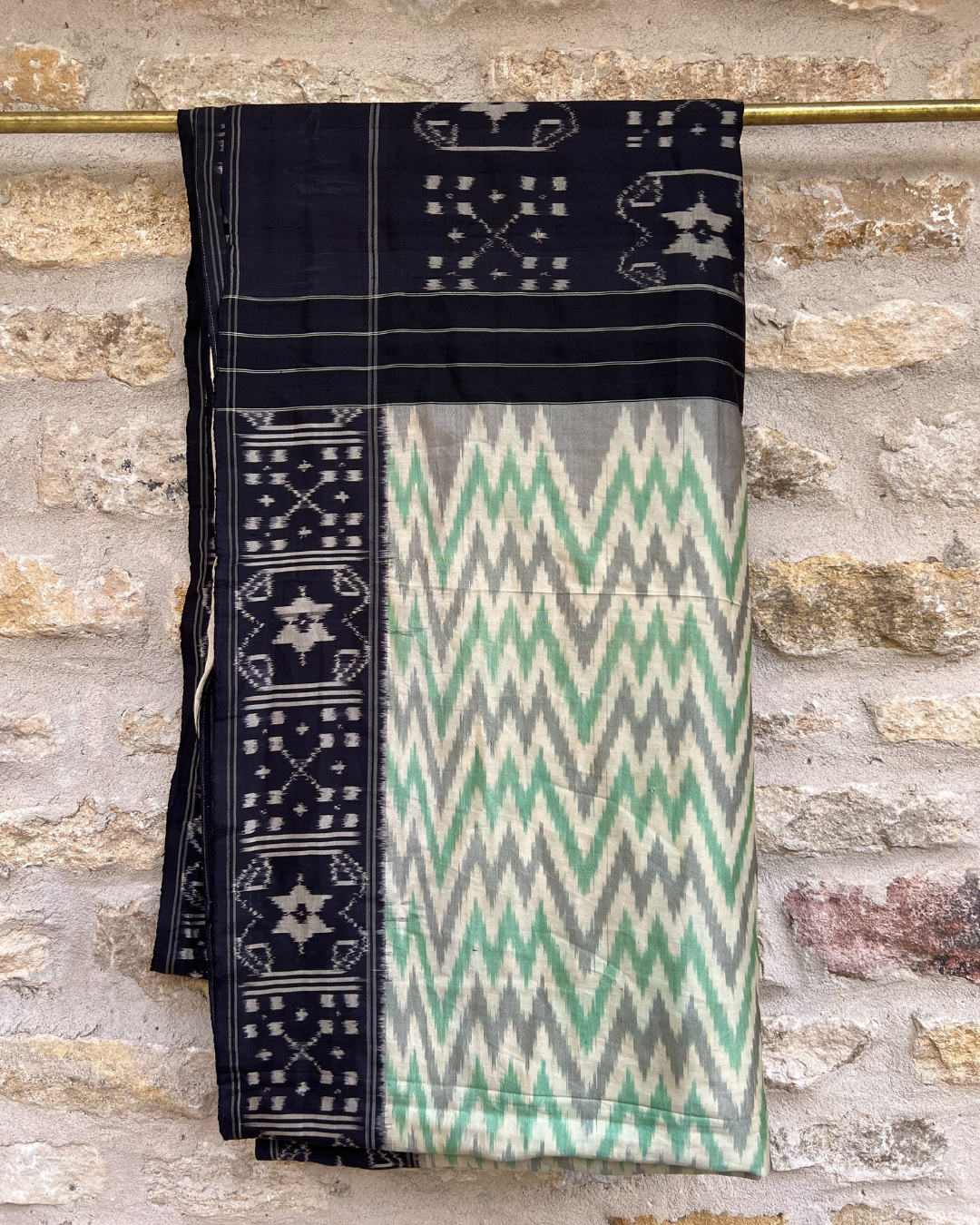 Vintage Silk Sari Scarf - Handmade Indian Traditional Wrap Shawl for Women - Perfect for Weddings, Parties & Boho Fashion