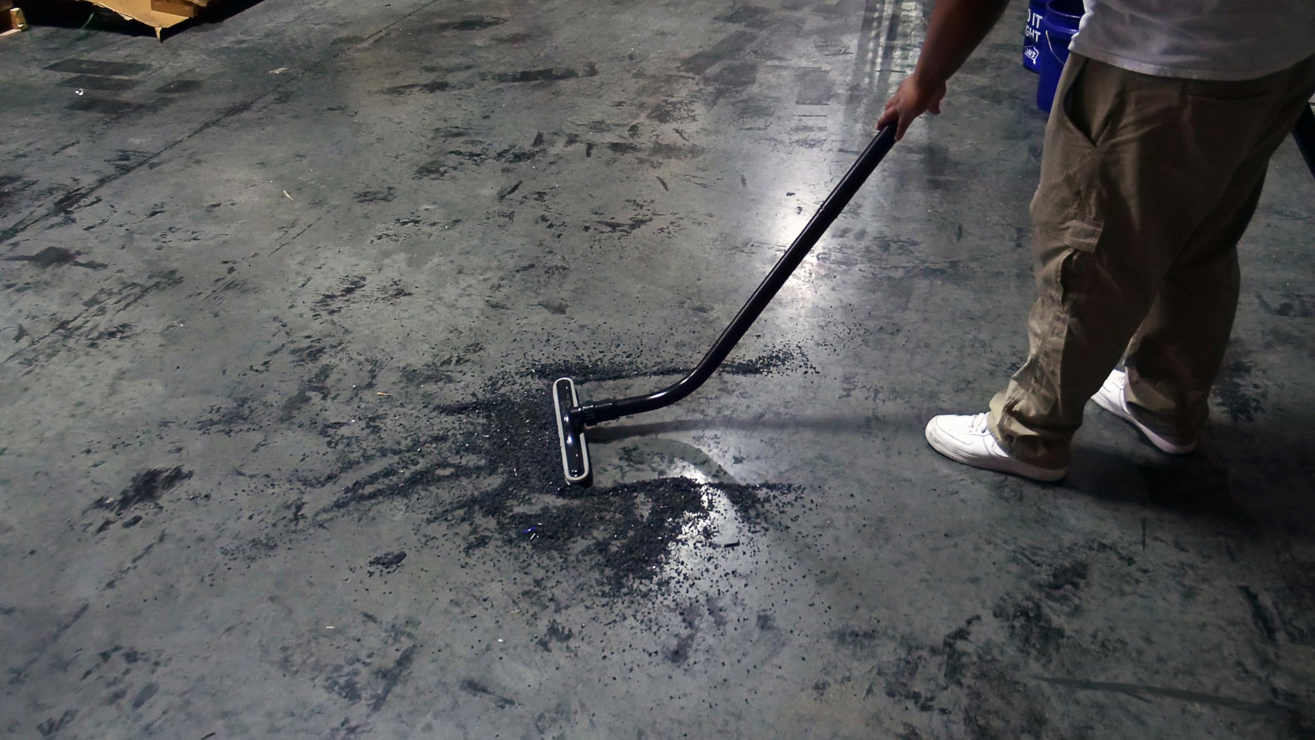 Cen-Tec Systems 92729 Commercial Vacuum Attachment Kit with Squeegee - Heavy Duty Cleaning Tools for Floors, Carpets & Hard Surfaces - Ideal for Janitorial, Office & Industrial Use