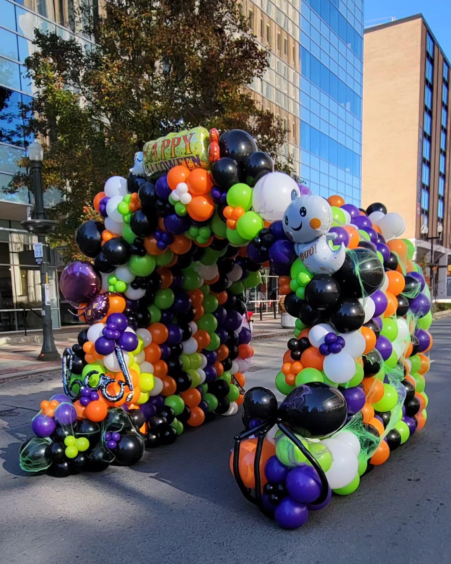 Halloween Balloon Arch Garland Kit - 124pcs Black Purple Orange Green Latex Balloons for Halloween Party Decorations, Birthday Celebrations, Home & Outdoor Decor