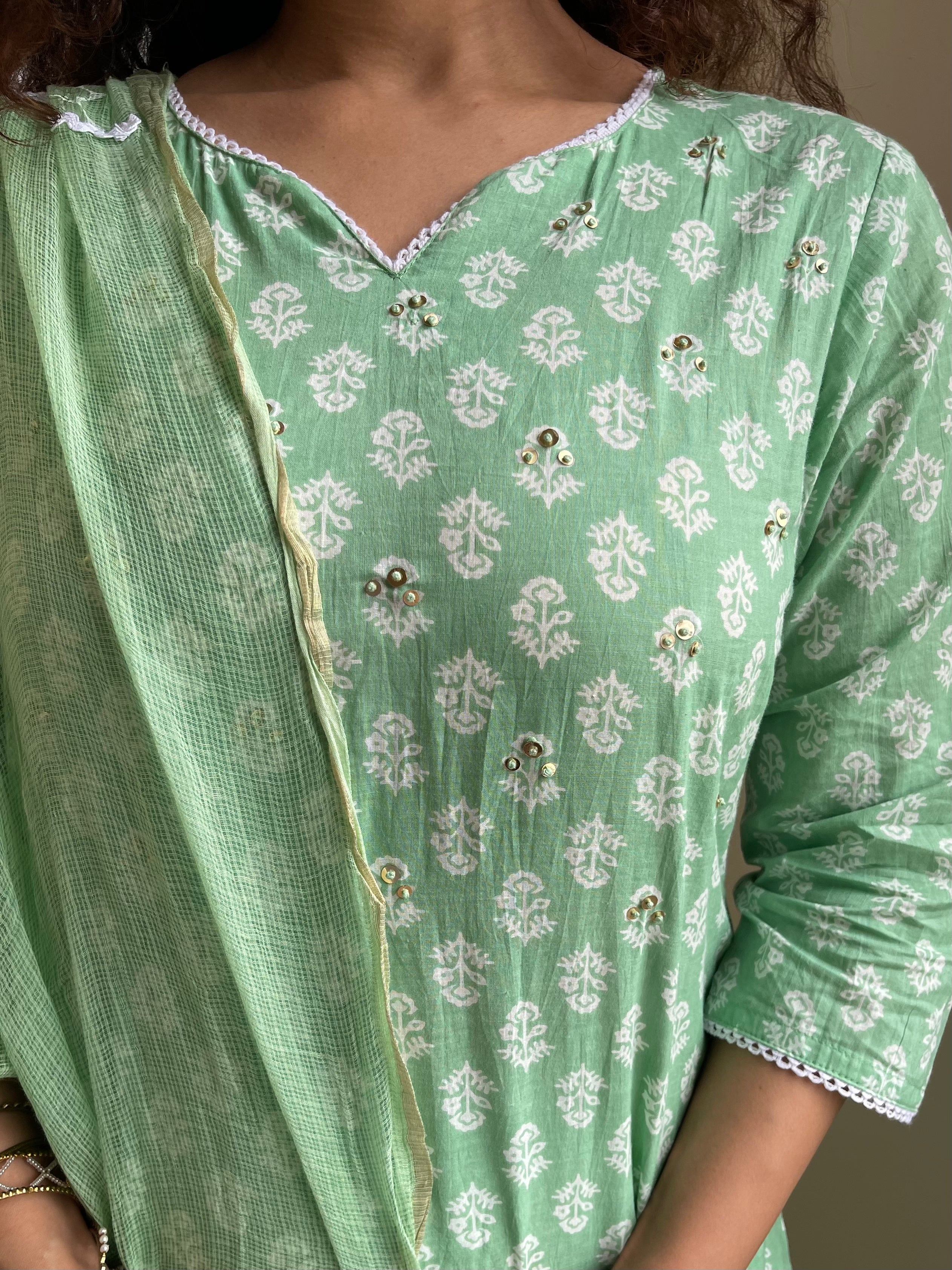 Stylish Green Cotton Kurta Suit Set for Women - Comfortable & Breathable Ethnic Outfit - Perfect for Festivals, Weddings & Casual Wear