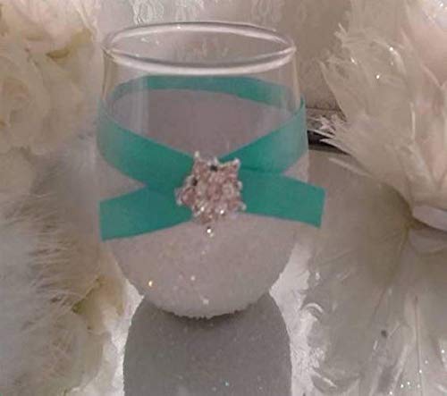 Elegant Wedding Champagne Flutes Set - 2 Crystal Toasting Glasses & 2 Cake Knives (4-Piece) - Perfect for Bridal Showers, Beach Weddings & Anniversary Gifts - White Bridal Party Accessories for Romantic Celebrations