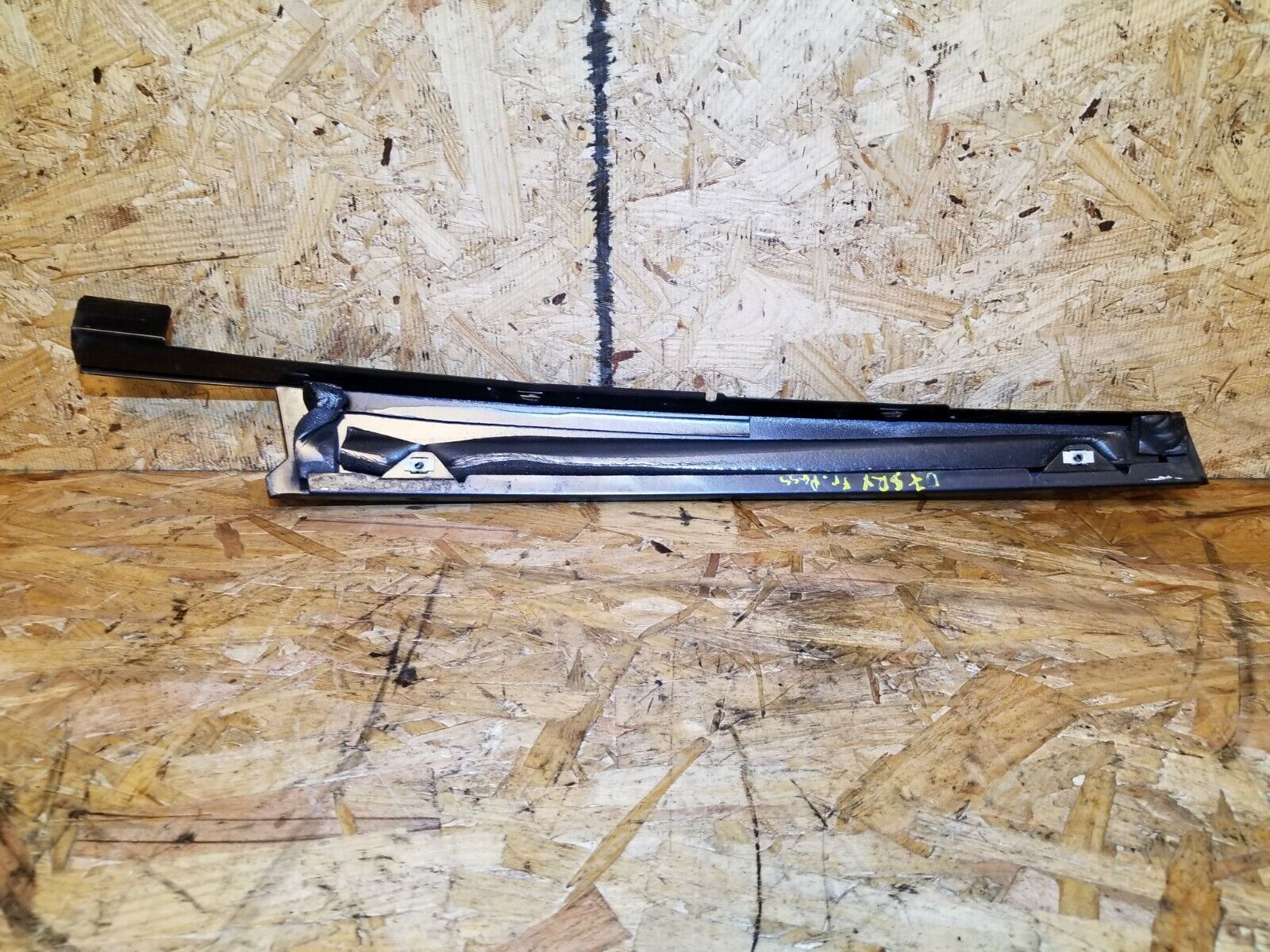 2005-2009 Cadillac SRX Front Right Passenger Side Door B Pillar Trim Replacement - OEM Quality Fit for Cadillac SRX - Perfect for Door Panel Repair & Interior Restoration