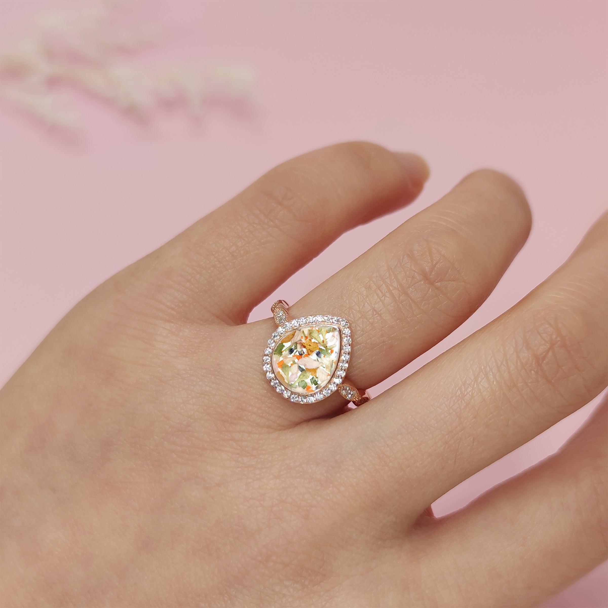 Elegant Teardrop Dried Flower Halo Solid Gold Ring for Weddings, Funerals & Special Occasions - Perfect Bridal Jewelry, Memorial Keepsake or Gift
