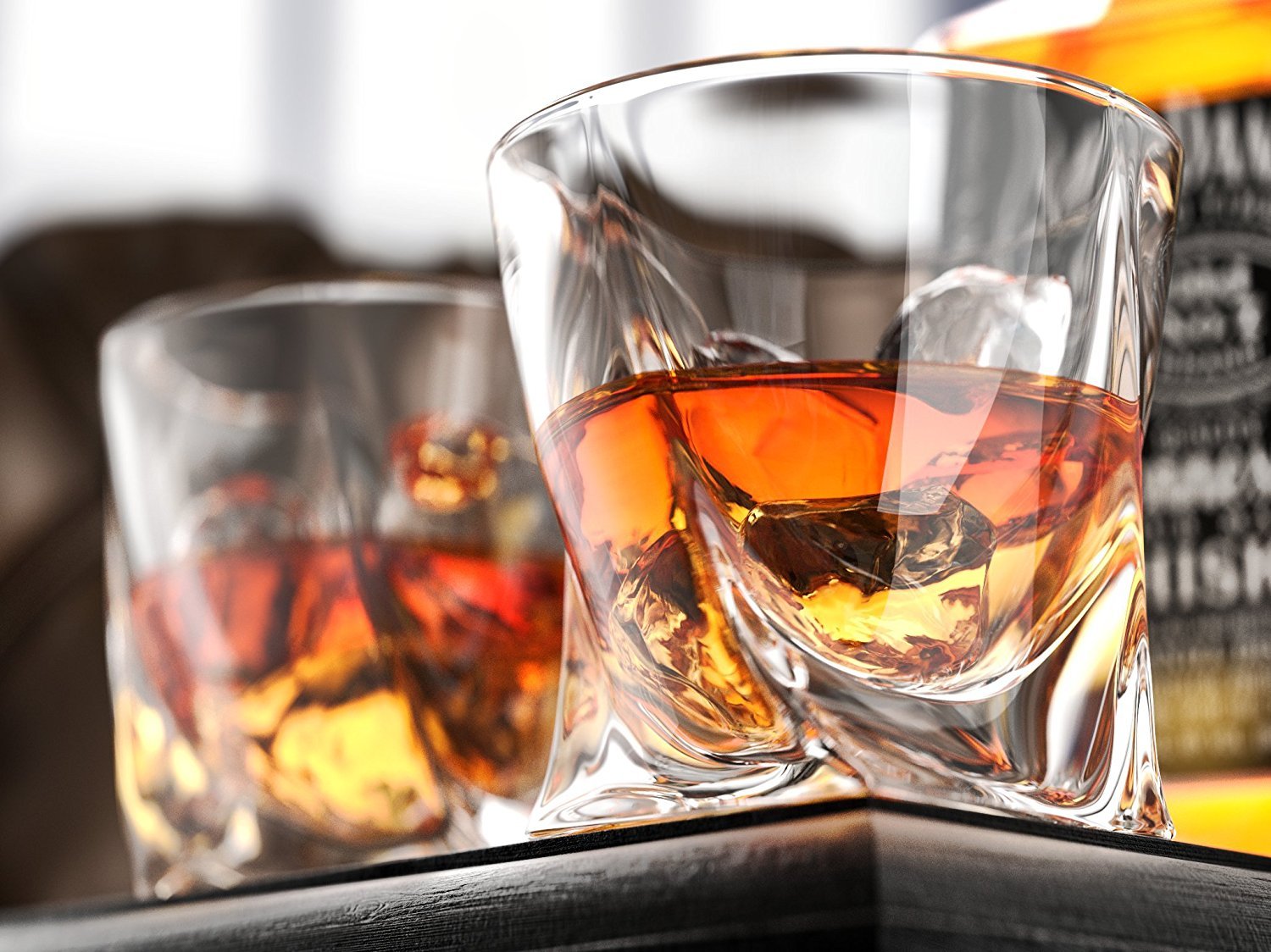 Premium 50oz Large Globe Whiskey Decanter Set with Diamond-Cut Glasses - Handcrafted Home Bar Accessories for Bourbon, Scotch & Liquor - Perfect for Entertaining, Gifts & Elegant Home Decor