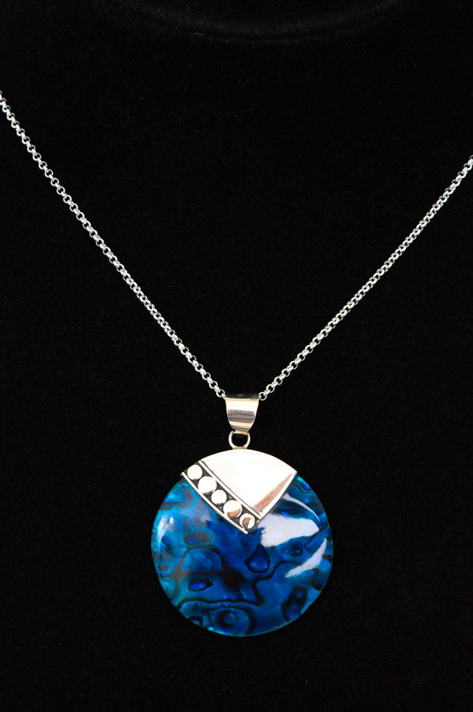 Elegant Blue Round Shell Necklace for Women - Boho Beach Jewelry Gift for Summer Vacation & Casual Outings