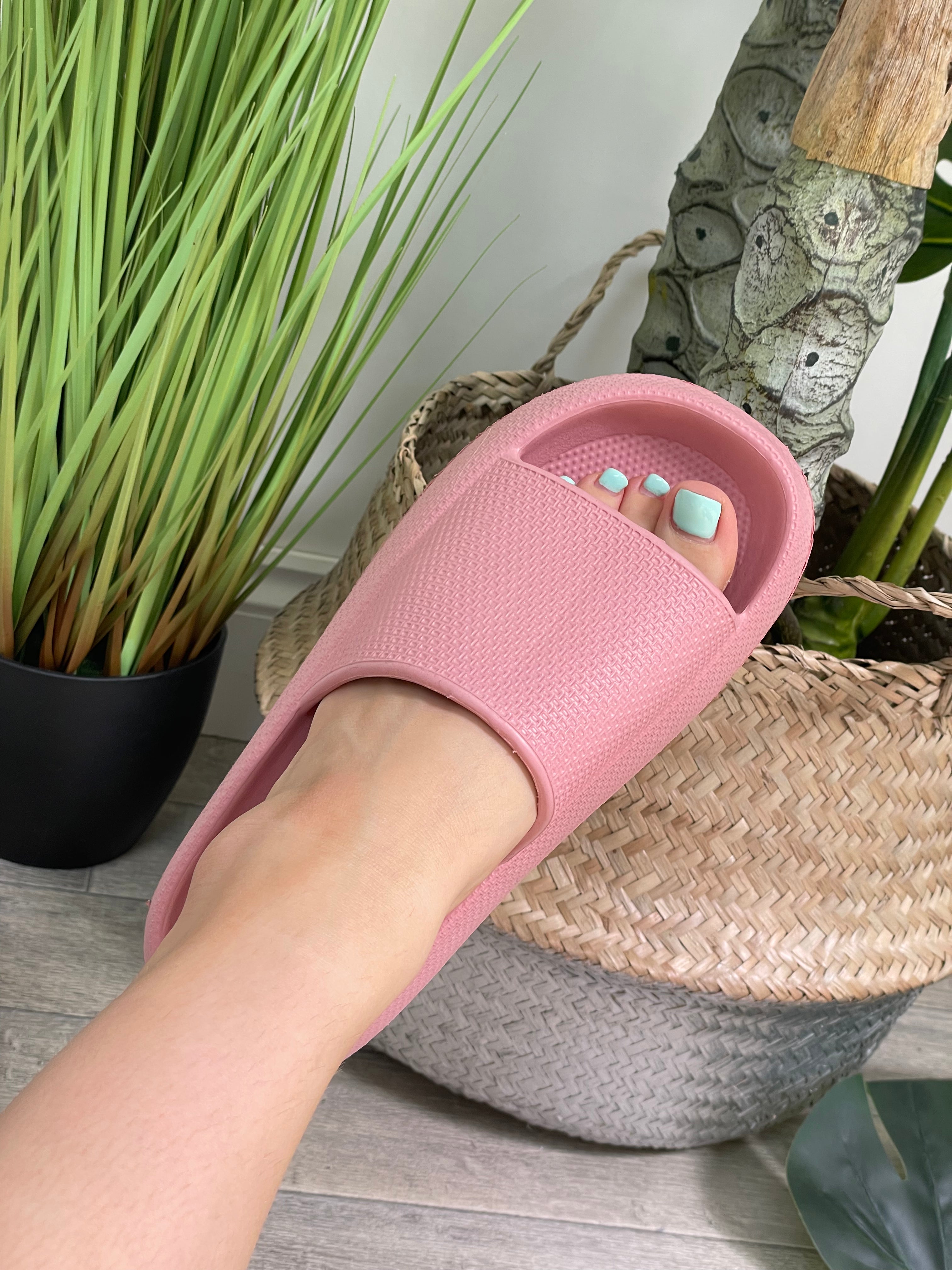 Comfortable Pink Sliders for Women - Walking On Clouds Soft Slides for Home, Beach & Pool - Lightweight & Cushioned Summer Sandals