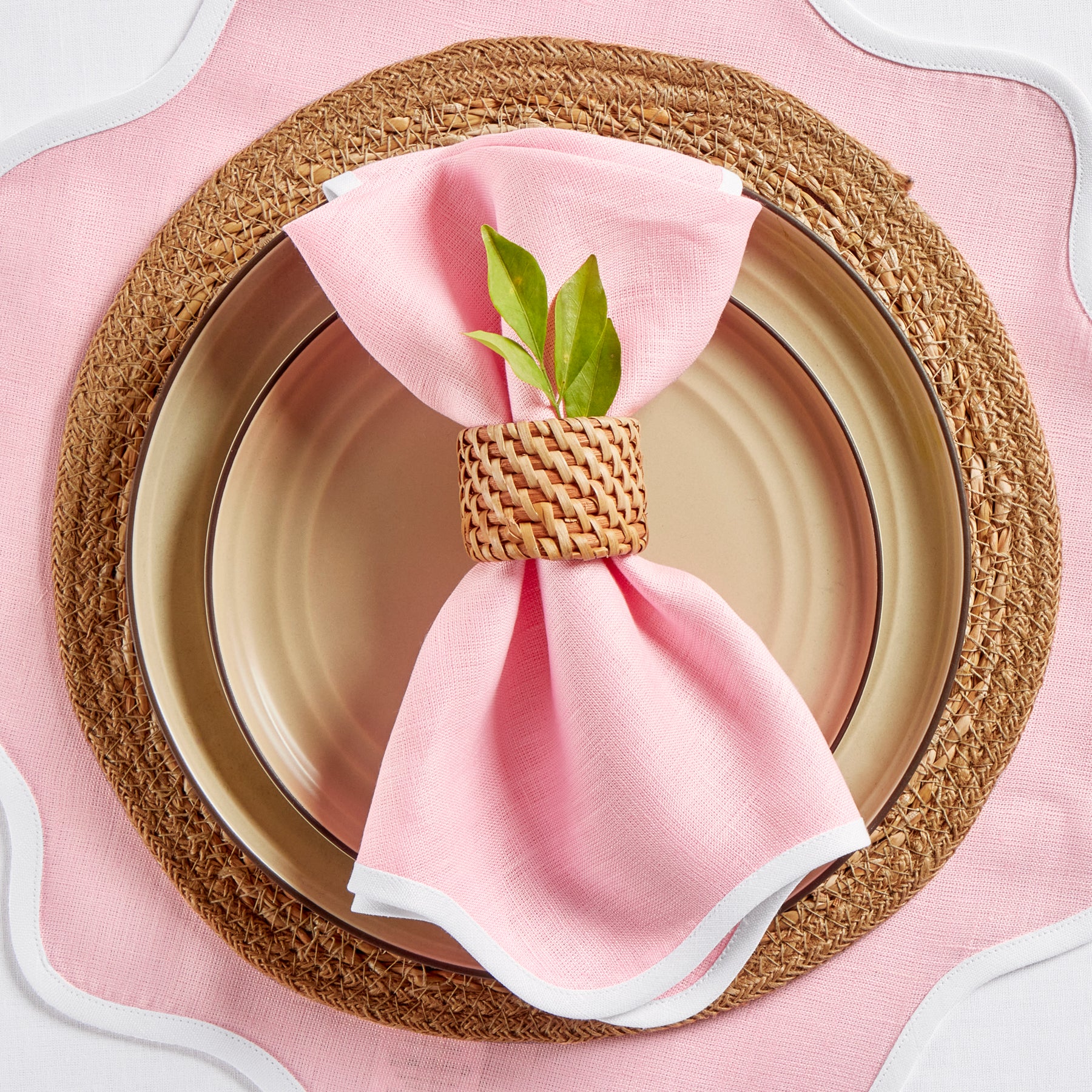 Giselle Scallop Edge Napkins - Set of 4 Premium Linen Dinner Napkins for Wedding, Party & Holiday Table Decor