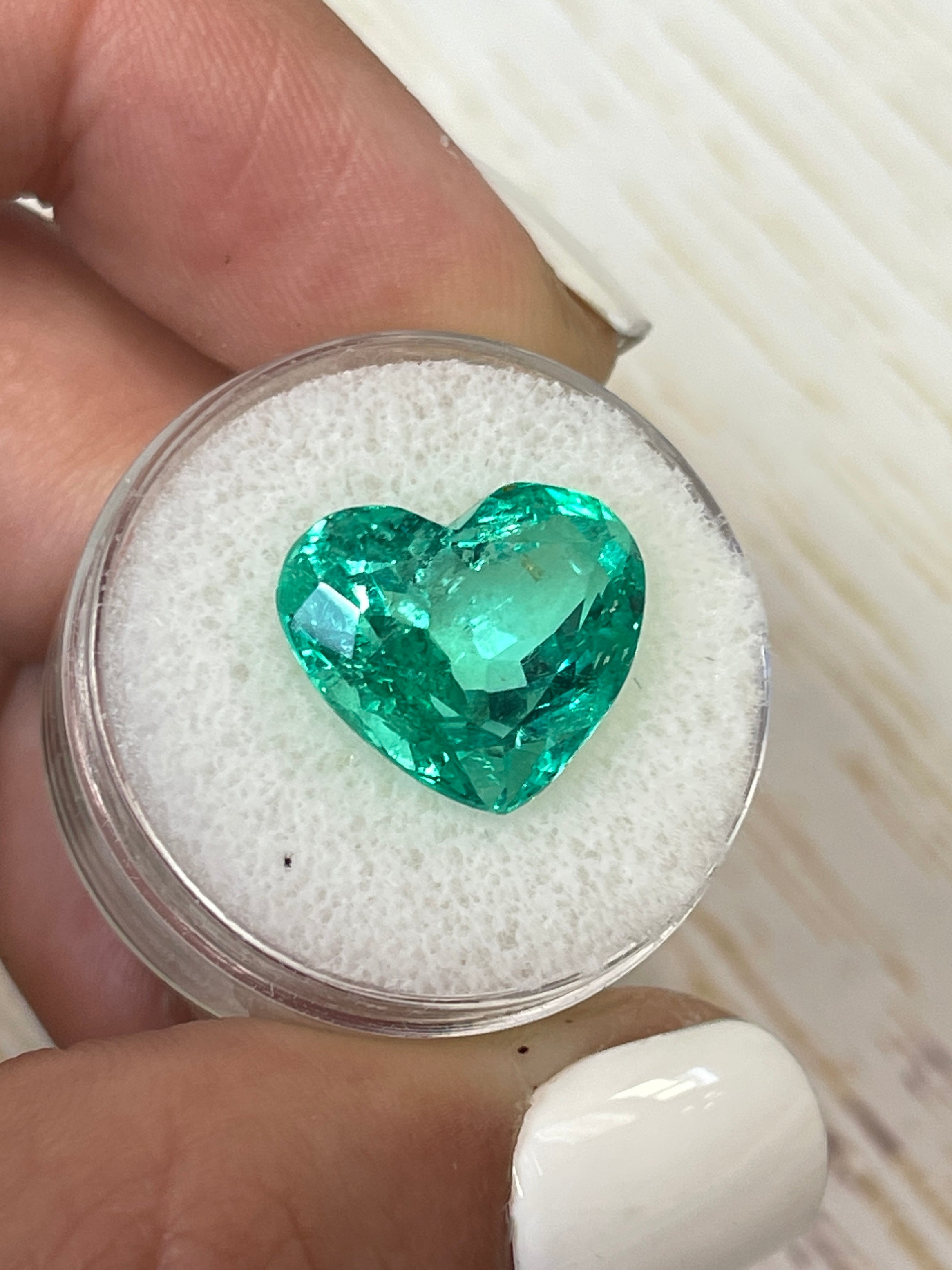 9.86 Carat 13x15mm Yellowish Green Natural Loose Colombian Emerald Heart Cut Gemstone for Jewelry Making, Engagement Rings & Luxury Gifts