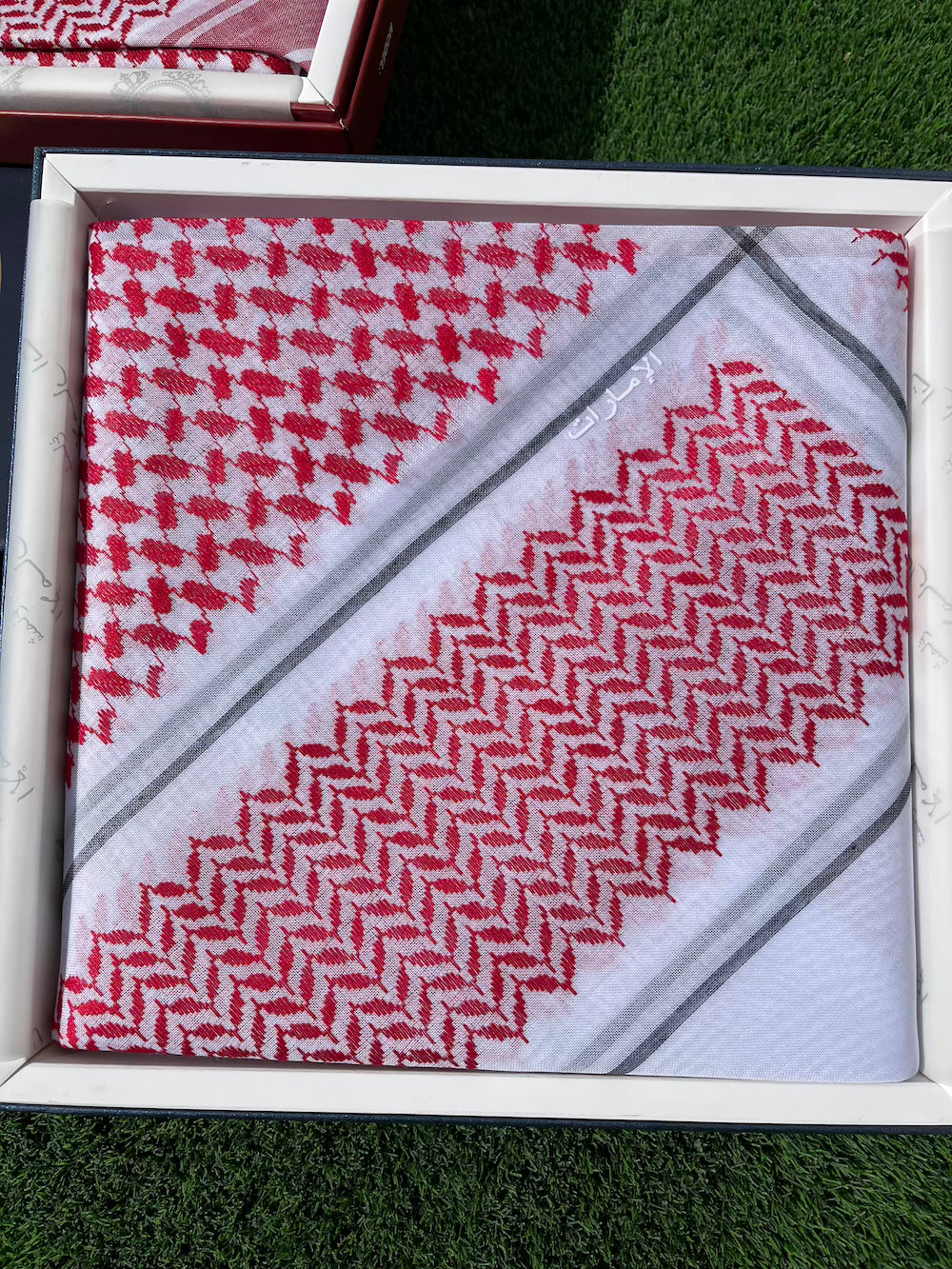 Unisex Red & White Shemagh Keffiyeh Scarf - Traditional Arabic Head Wrap for Men & Women - Perfect for Outdoor, Hiking, and Desert Adventures