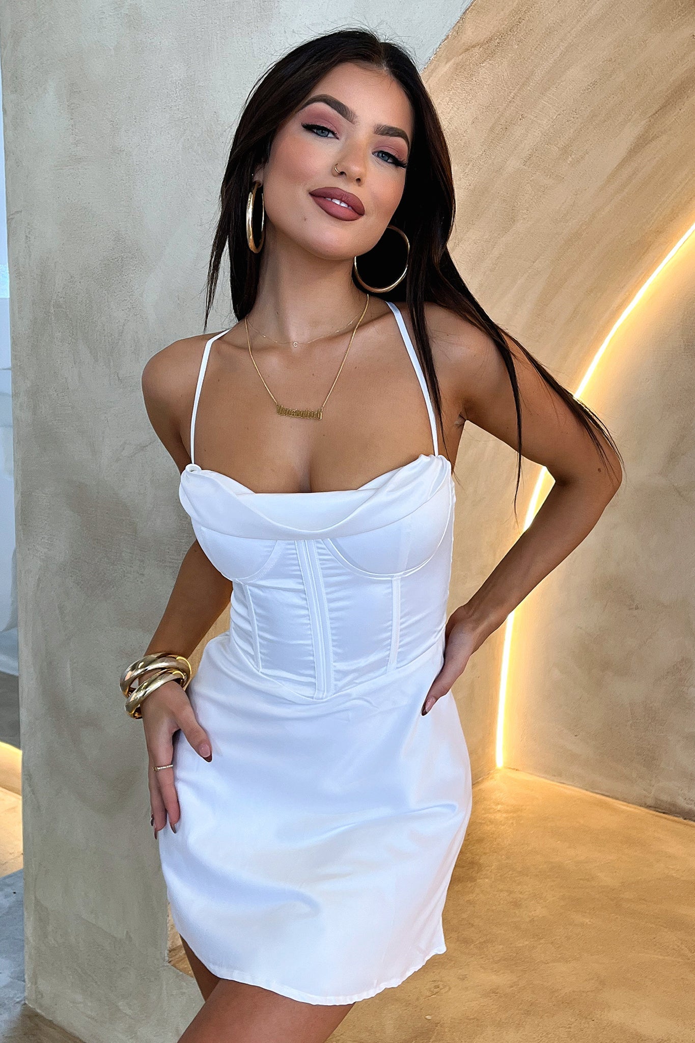 Elegant White Belle Dress for Women - Perfect for Weddings, Parties & Special Occasions
