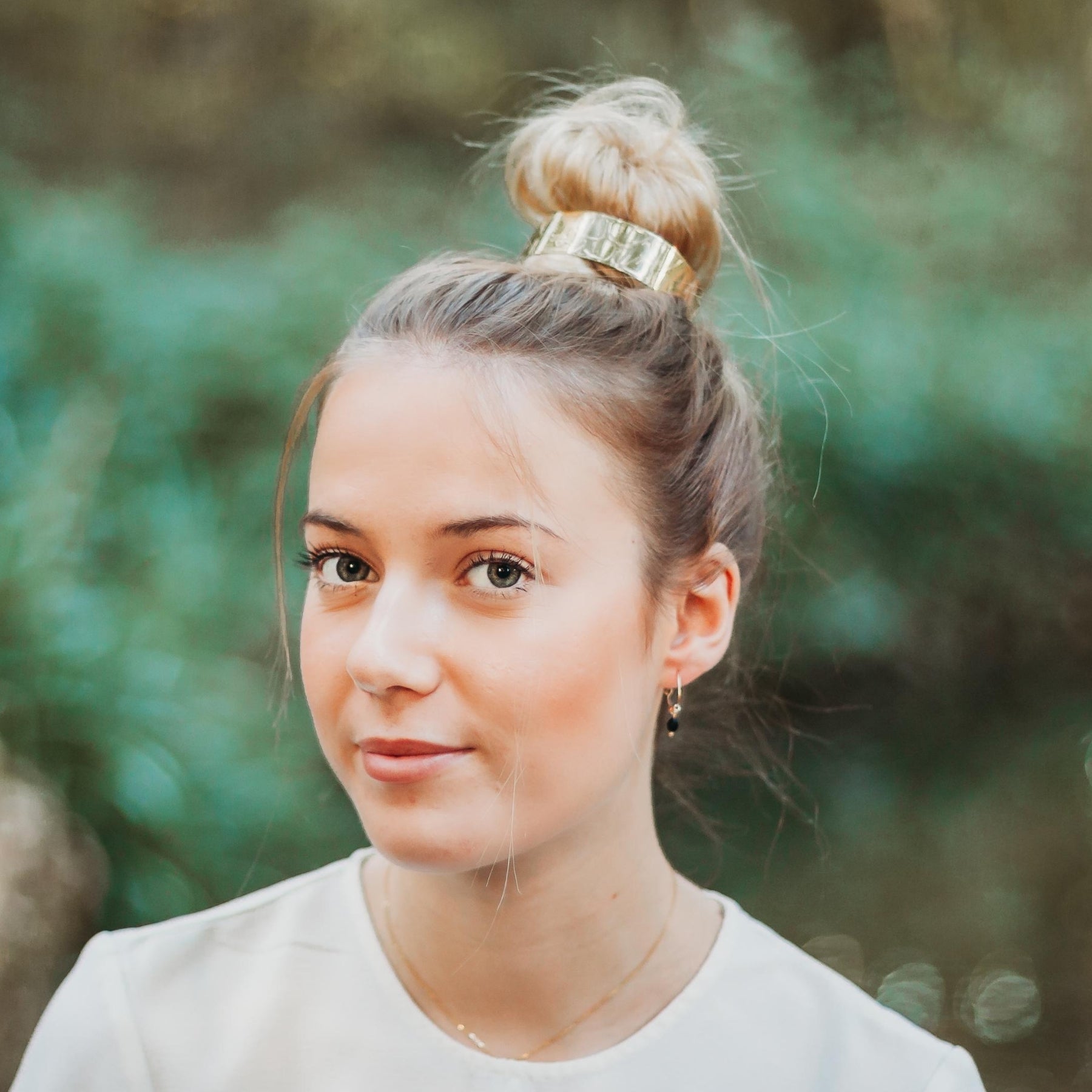 Evora Gold Bun Cuff Hair Clip - Elegant Hair Accessory for Women, Perfect for Weddings, Parties & Everyday Styling