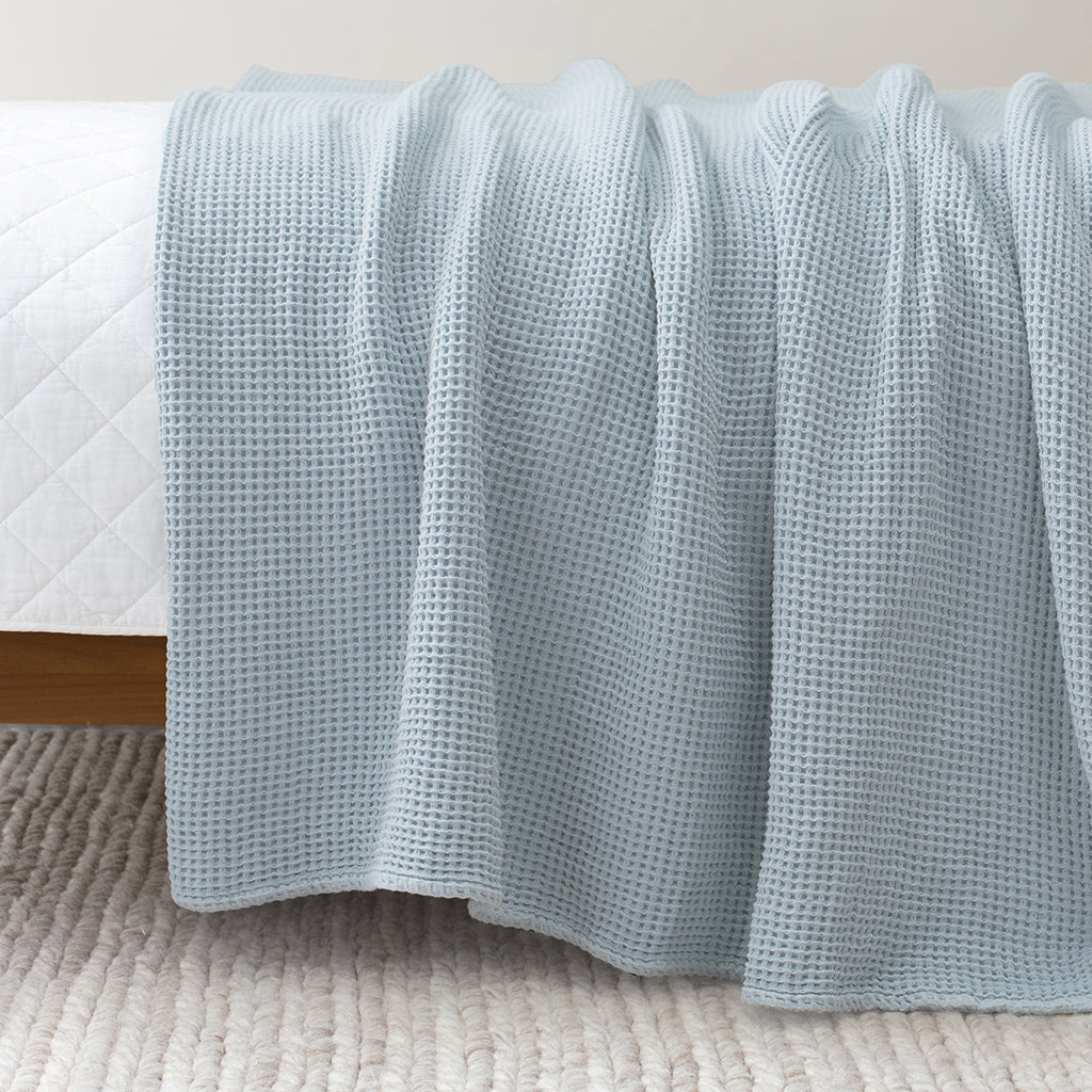 Cozy Blue Waffle Weave Blanket - Soft & Breathable Throw Blanket for Bed, Couch, and Travel - Perfect for Home Decor, Gifts, and Cold Weather Comfort