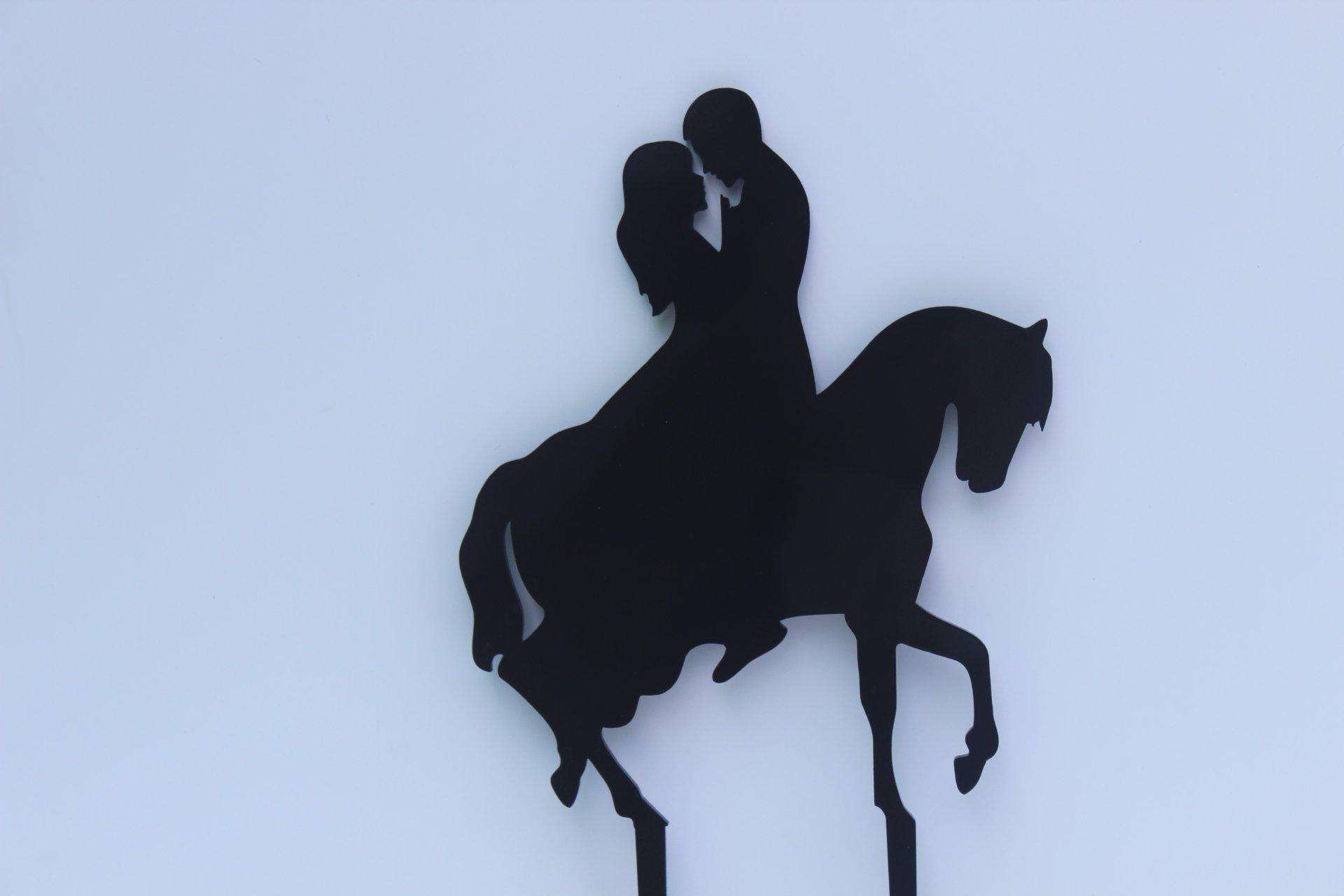 Elegant Acrylic Wedding Cake Topper - Bride & Groom Couple Design for Rustic Weddings | Perfect for Anniversary, Engagement & Birthday Cakes
