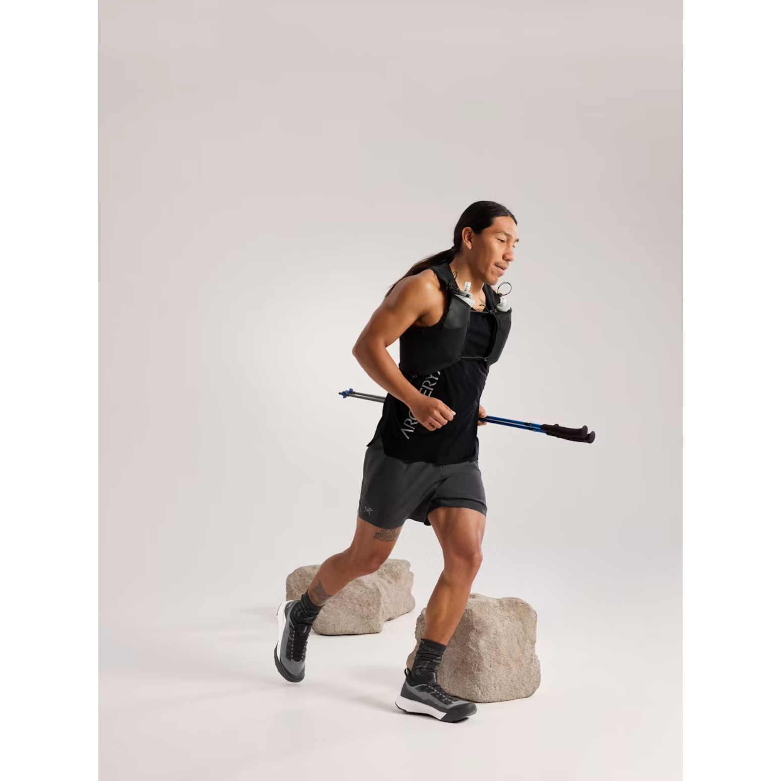 Arc'teryx Men's Norvan Downword Logo Tank Top - Lightweight Performance Shirt for Hiking, Running & Outdoor Activities