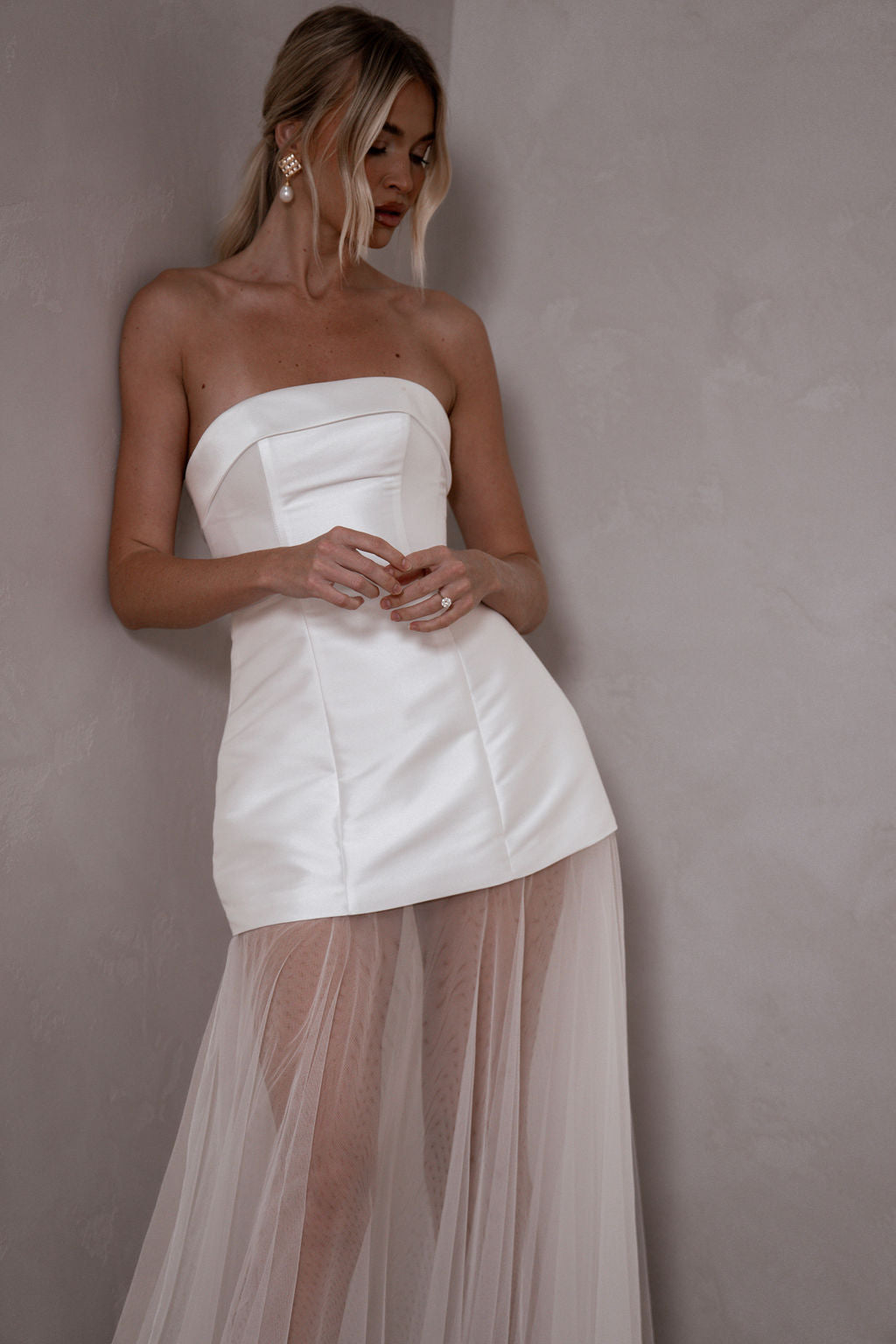 Ivory Tulle Fabric - Soft & Elegant Bridal Veil Material for Wedding Dresses, DIY Crafts & Home Decor