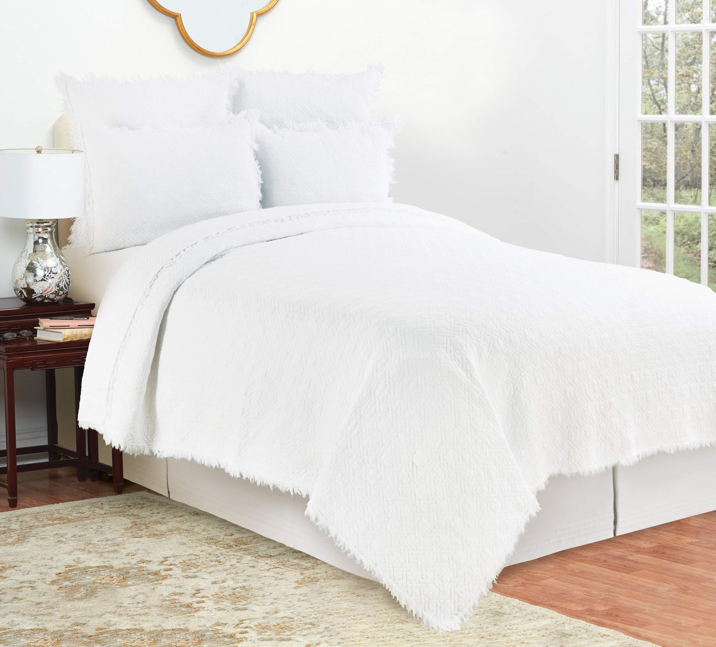 C&F Home White Full/Queen Quilt Set - 3 Piece All-Season Oversized Cotton Bedding Coverlet with Shams | Breathable & Soft for Year-Round Comfort | Perfect for Master Bedroom, Guest Room & Vacation Homes