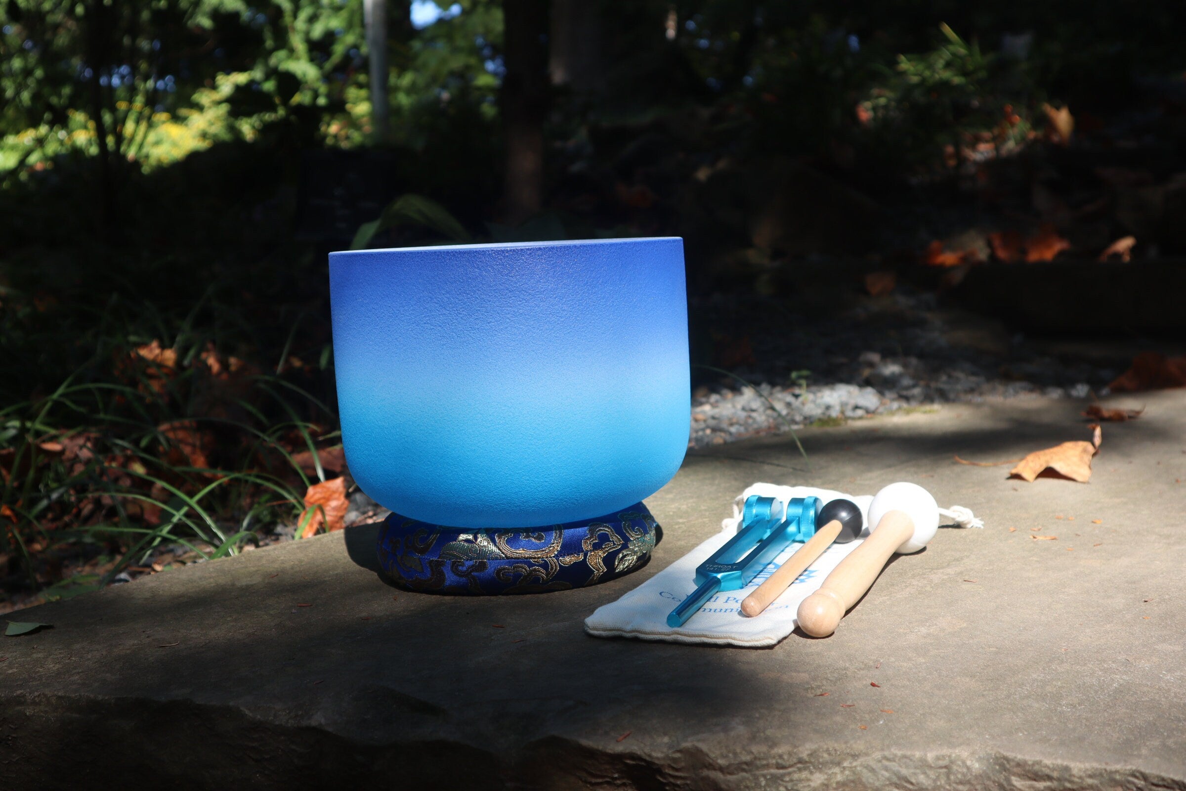 432Hz & 528Hz Throat Chakra Singing Bowl Set with Quartz Crystal - Includes Weighted Tuning Fork, Mallet, O-Ring & Carry Case for Meditation, Sound Healing & Chakra Balancing